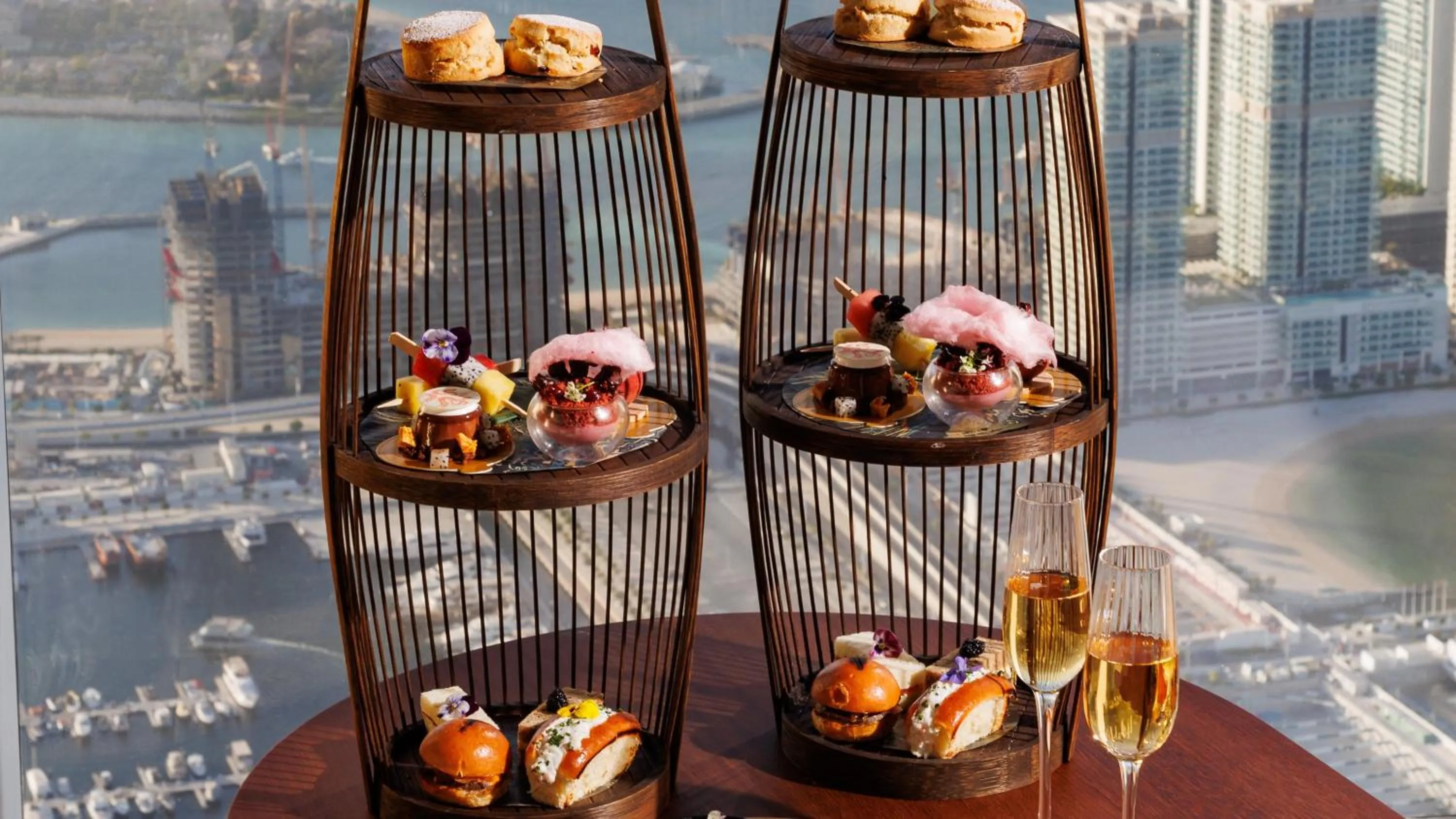 Restaurant/places to eat in Ciel Dubai Marina, Vignette Collection by IHG