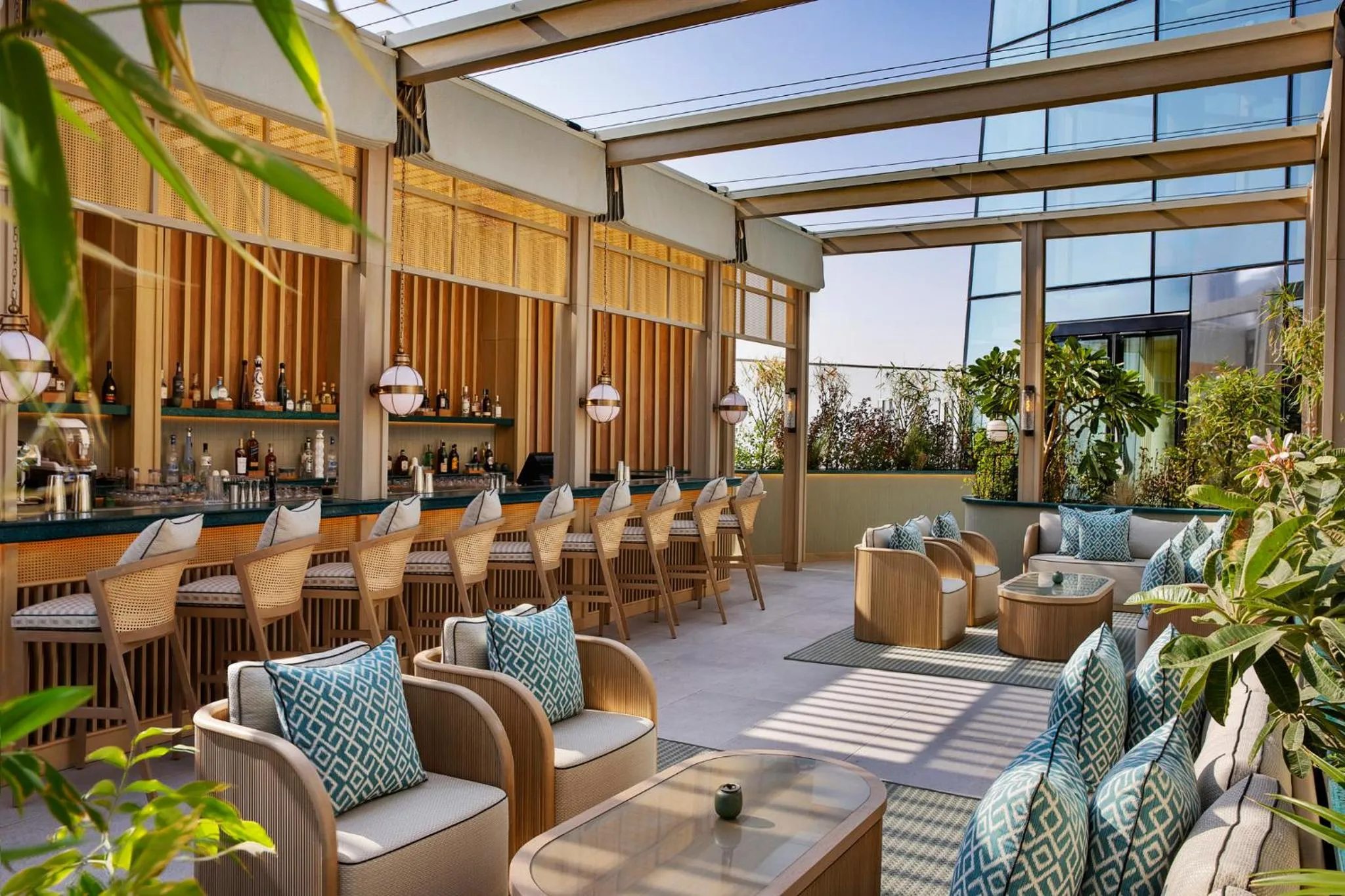 Restaurant/places to eat in Ciel Dubai Marina, Vignette Collection by IHG