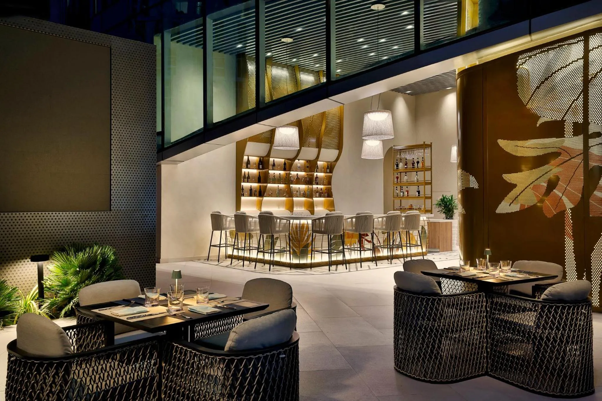 Restaurant/places to eat in Ciel Dubai Marina, Vignette Collection by IHG