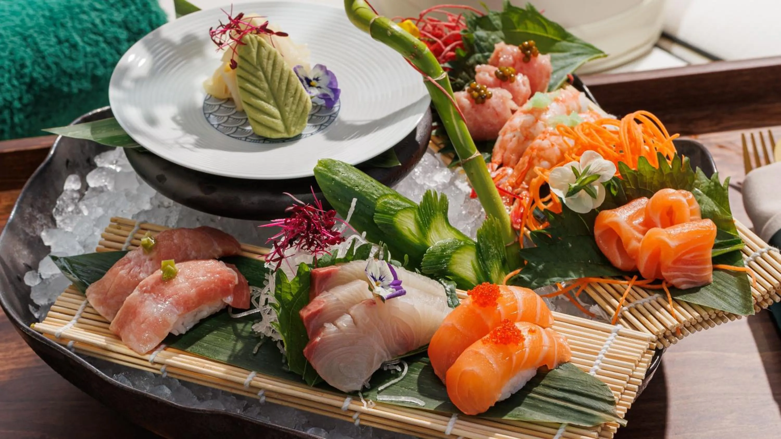 Restaurant/places to eat in Ciel Dubai Marina, Vignette Collection by IHG