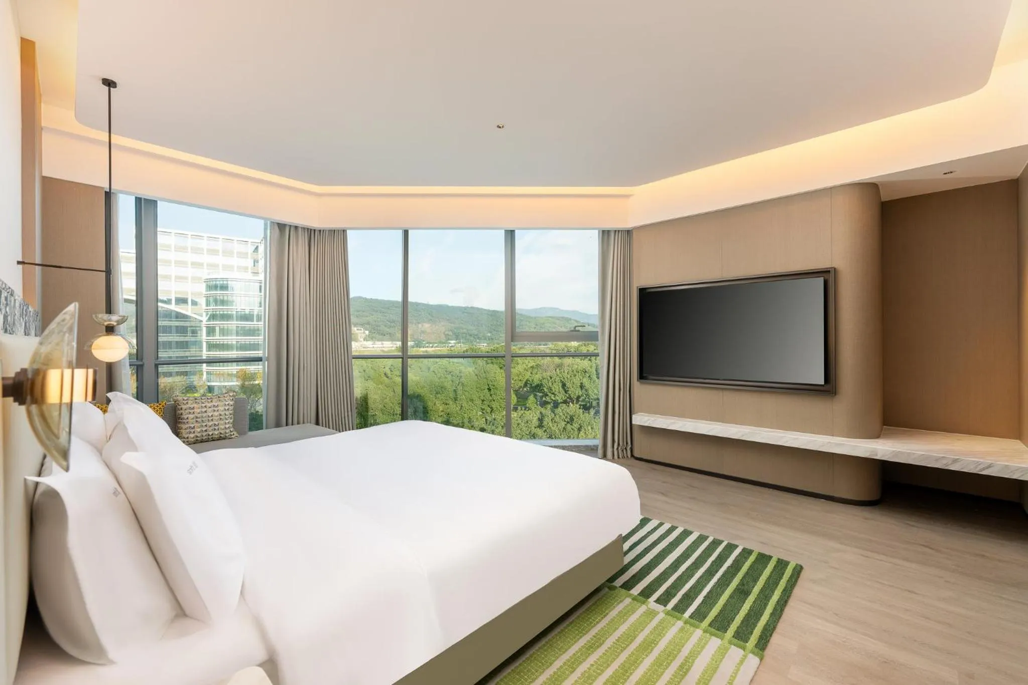 Photo of the whole room, Bed in Holiday Inn Fuzhou Exhibition Center