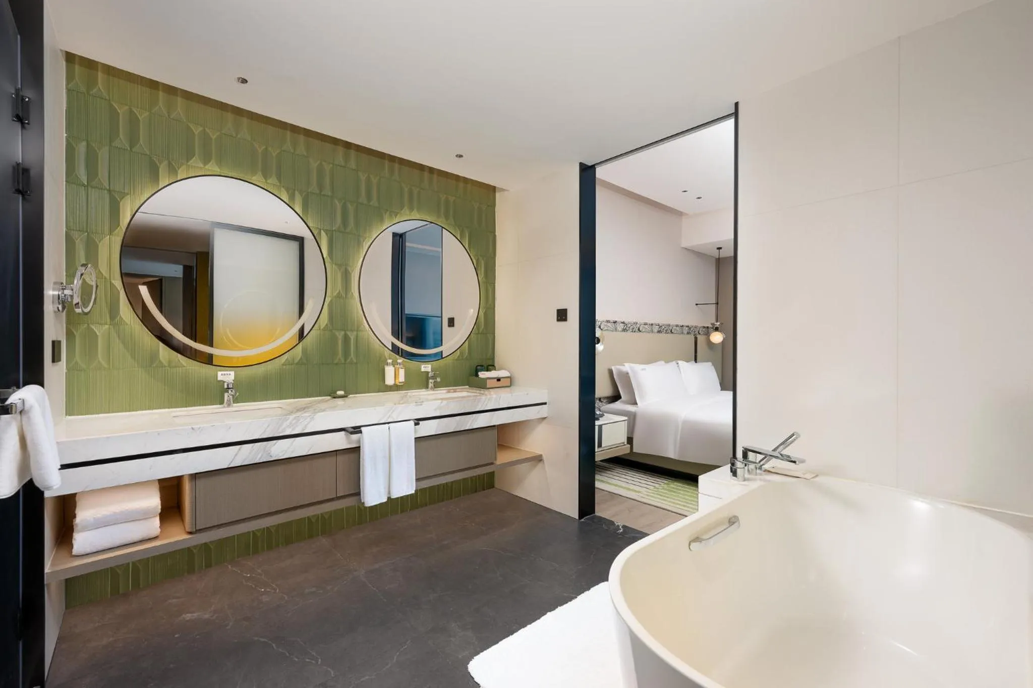 Photo of the whole room, Bed in Holiday Inn Fuzhou Exhibition Center