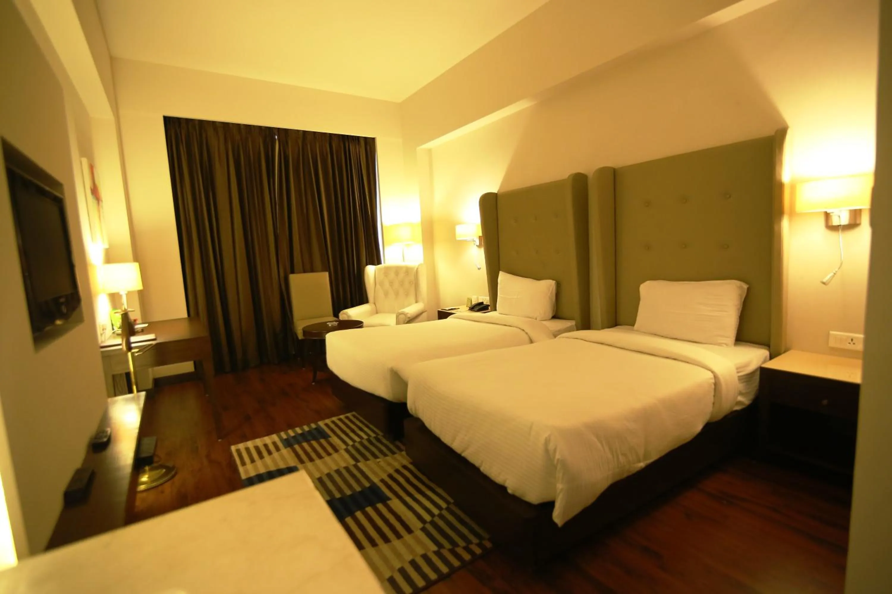 Living room, Bed in Hotel President