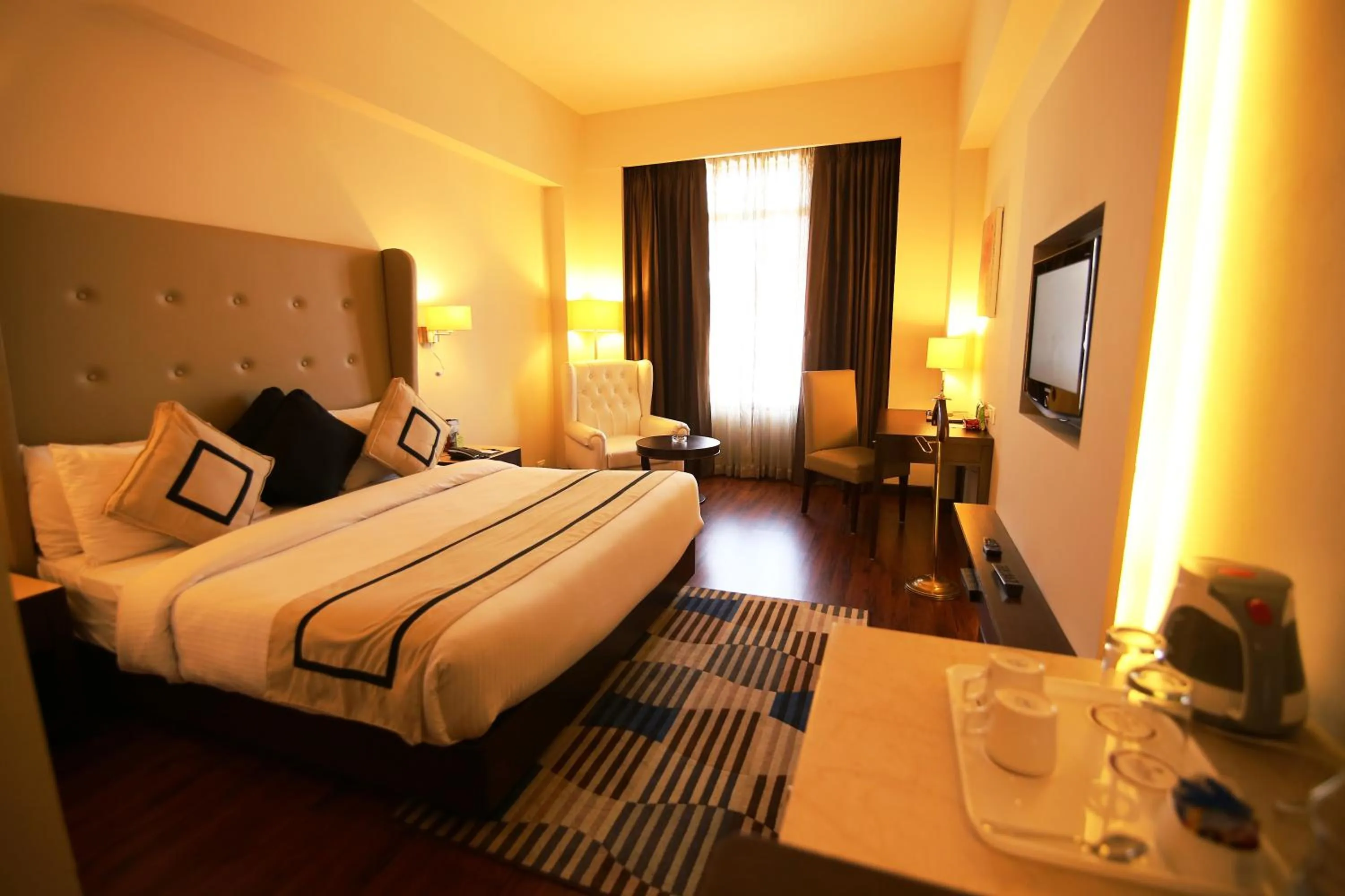 Living room, Bed in Hotel President