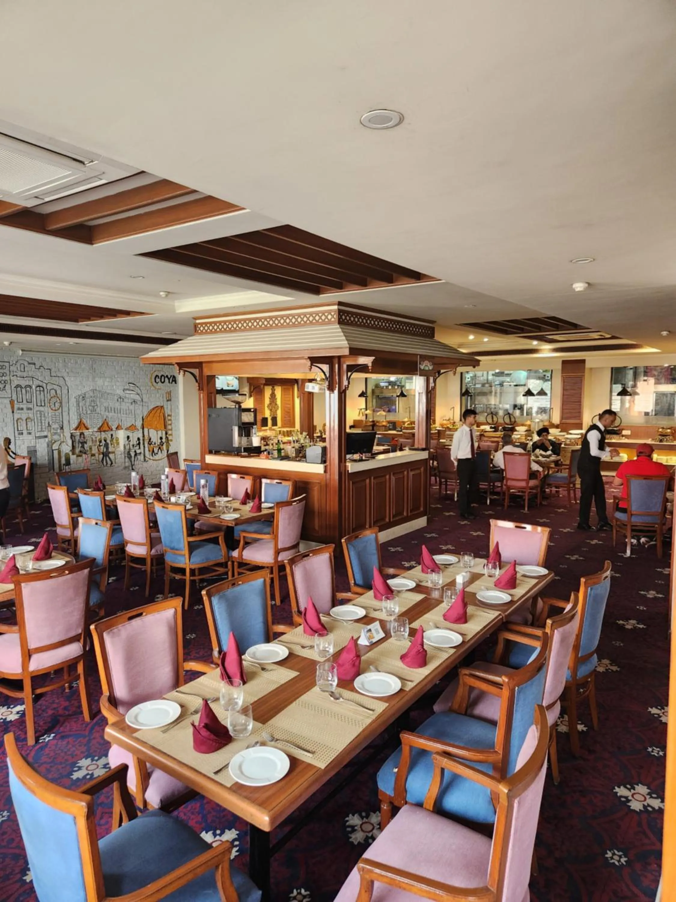 Restaurant/places to eat in Hotel President