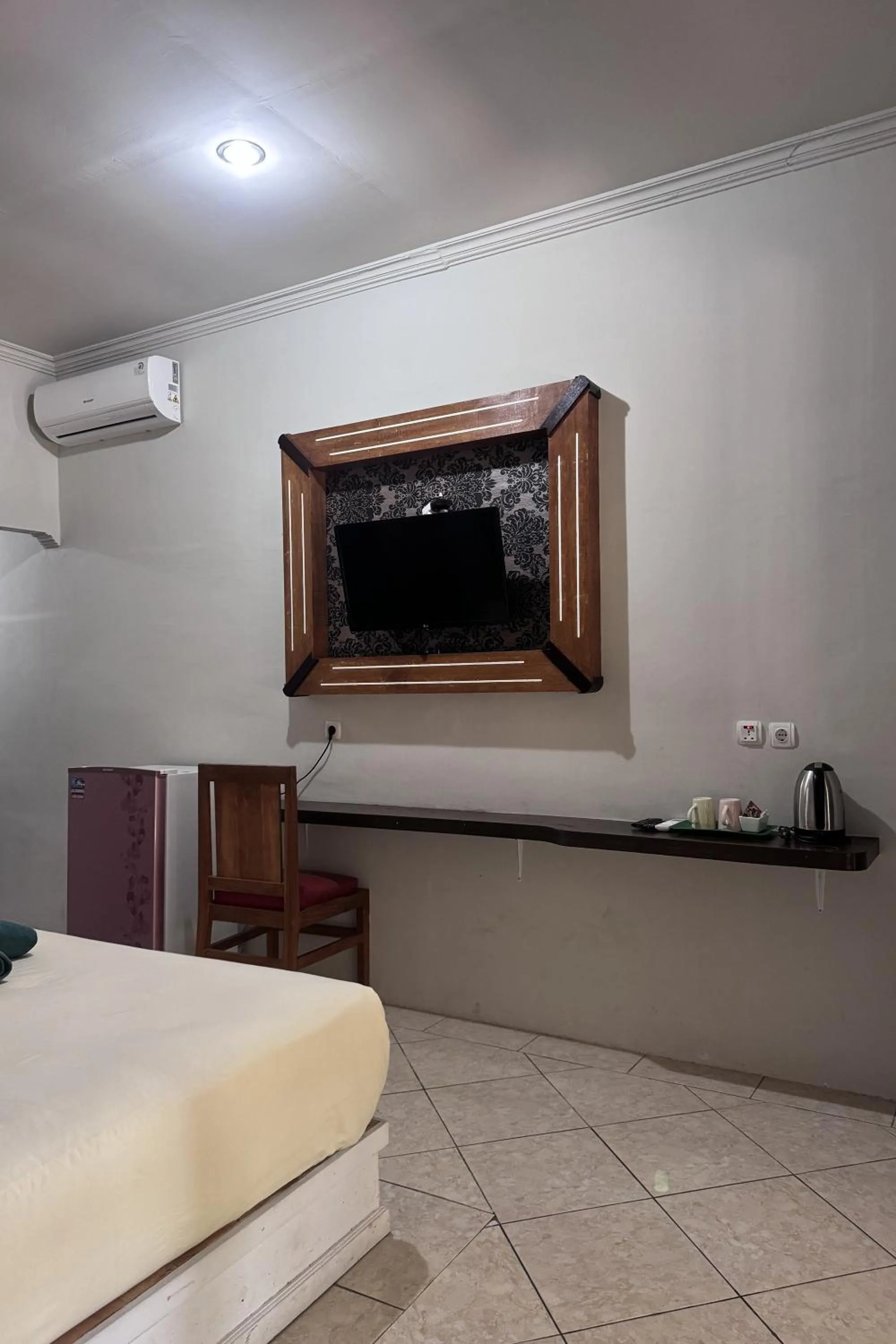 Bedroom, Bed in Senggigi Cottages Lombok