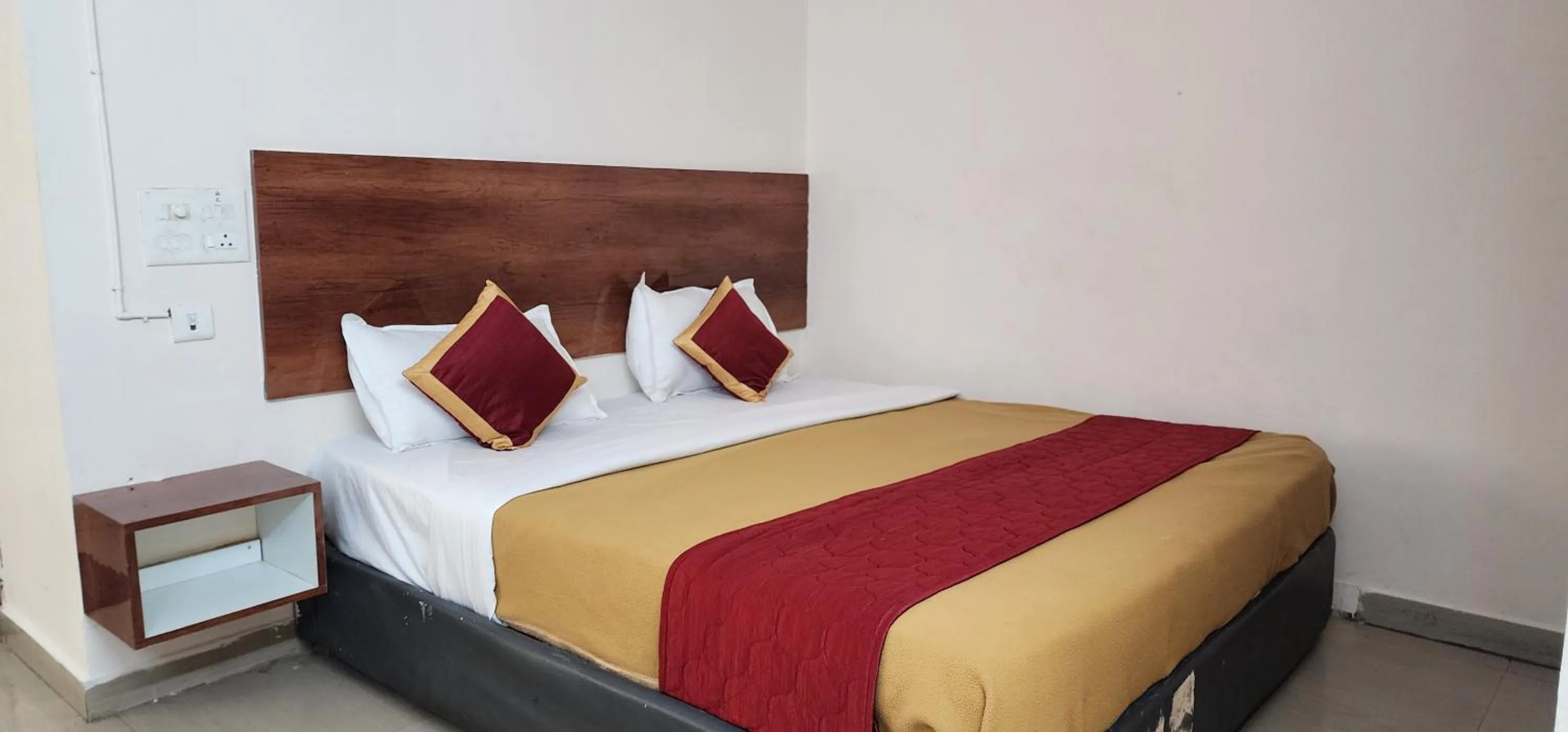 Double Room in HOTEL SASHI GRANd