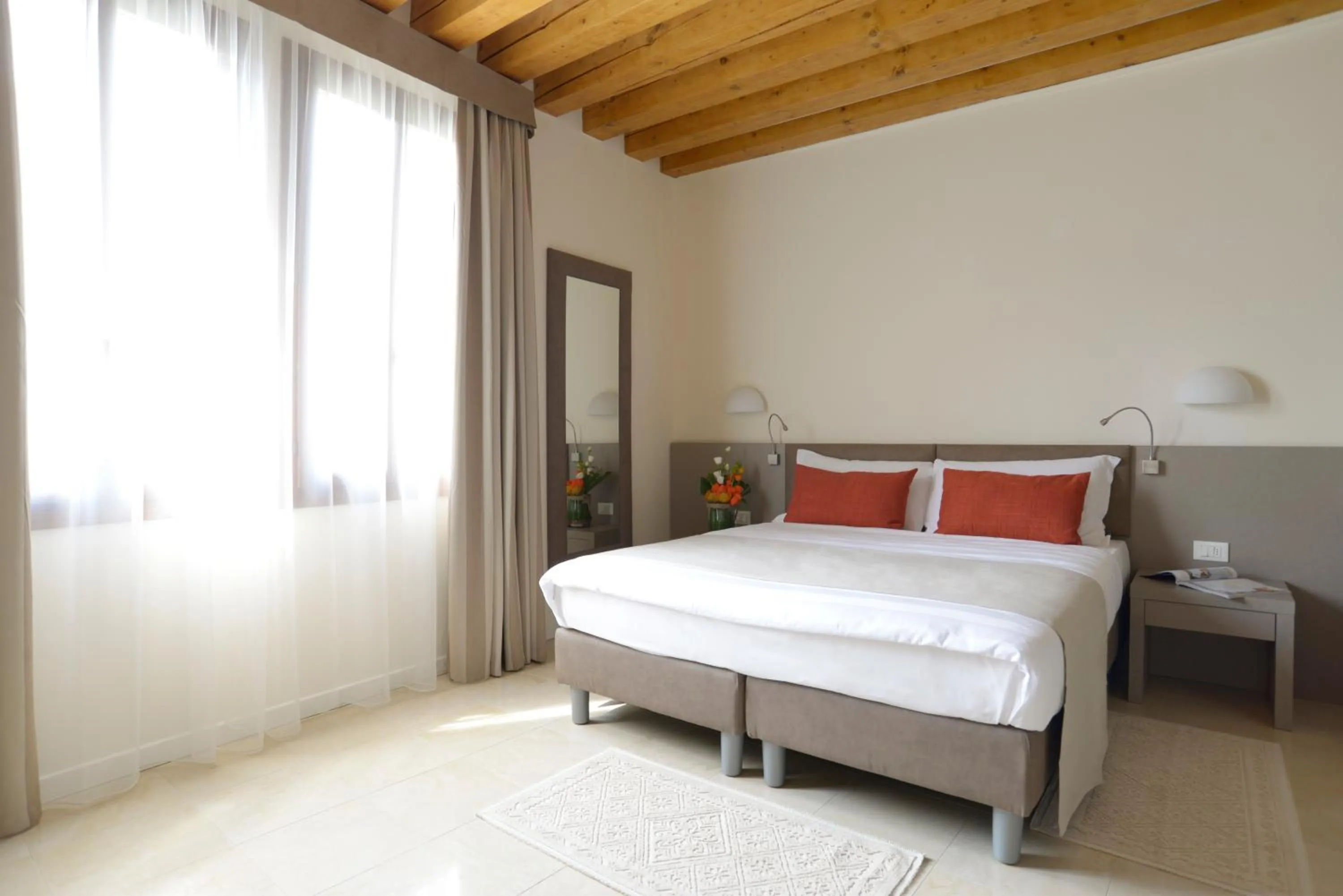 Photo of the whole room, Bed in Leone Hotel