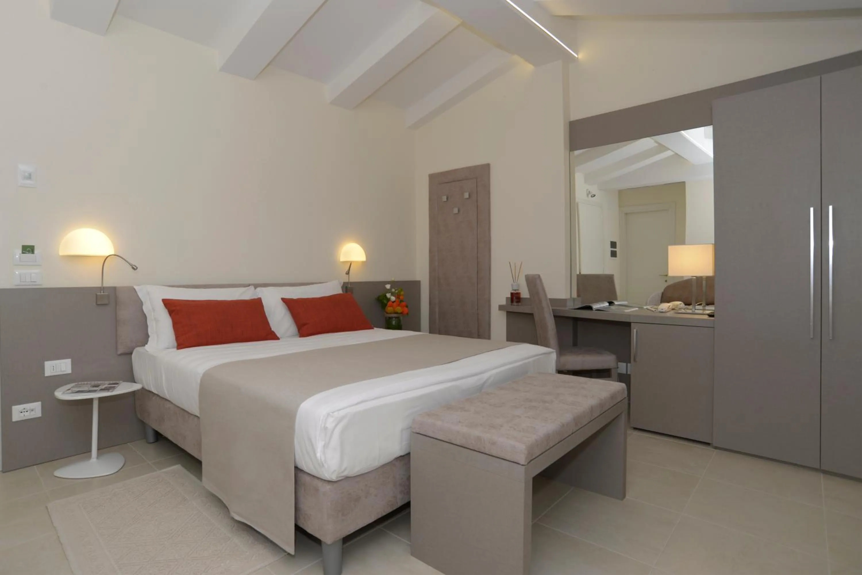 Photo of the whole room, Bed in Leone Hotel