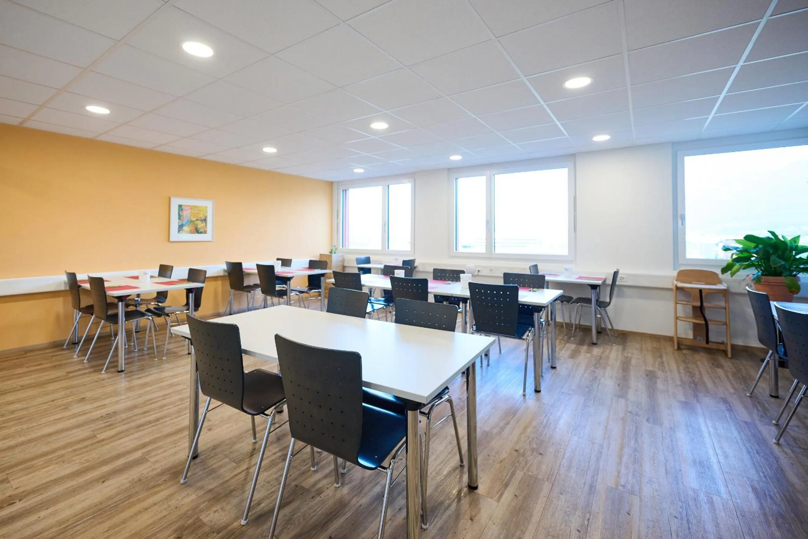 Breakfast in Smart Hotel Kreisel --Self check-In