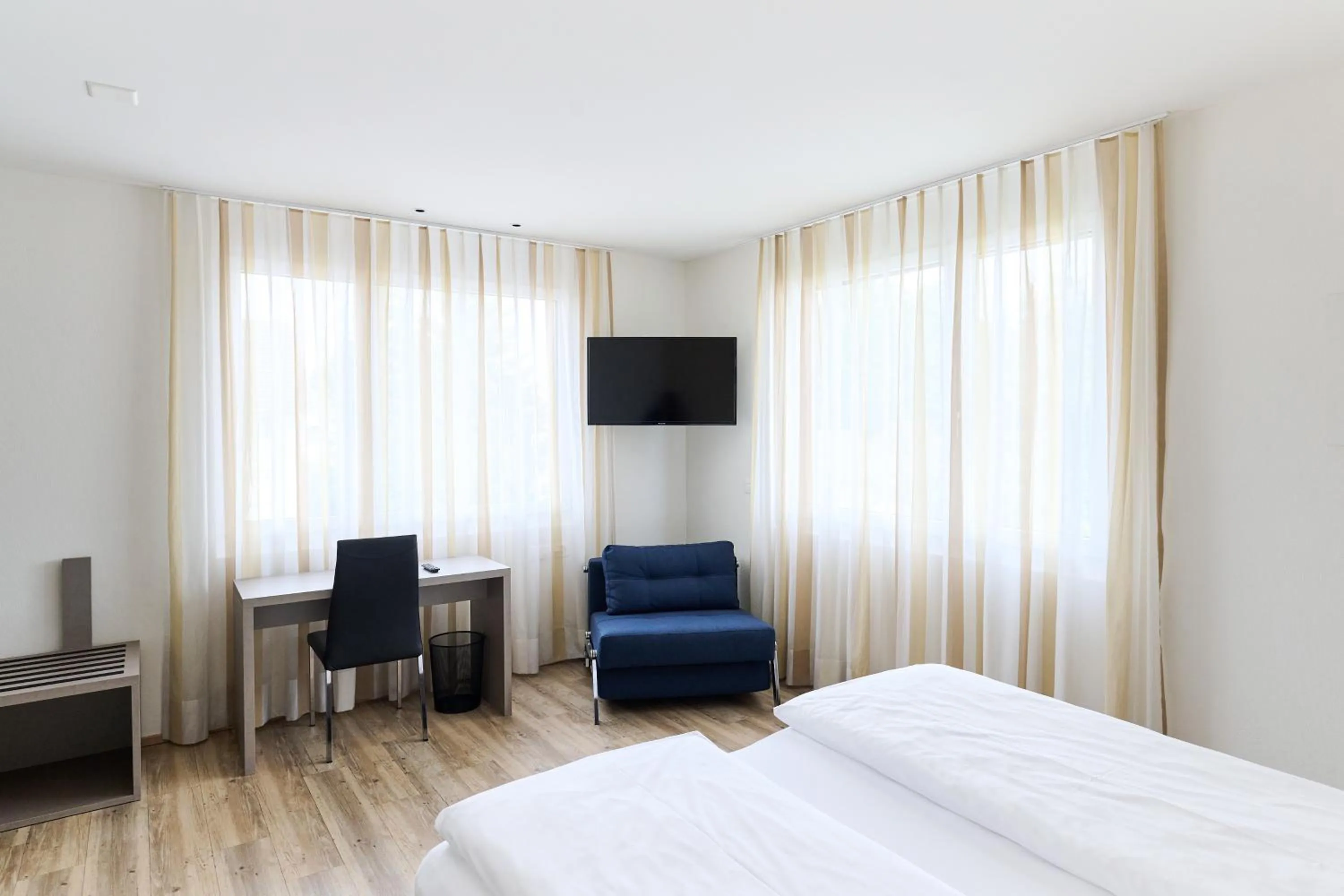 Bed in Smart Hotel Kreisel --Self check-In