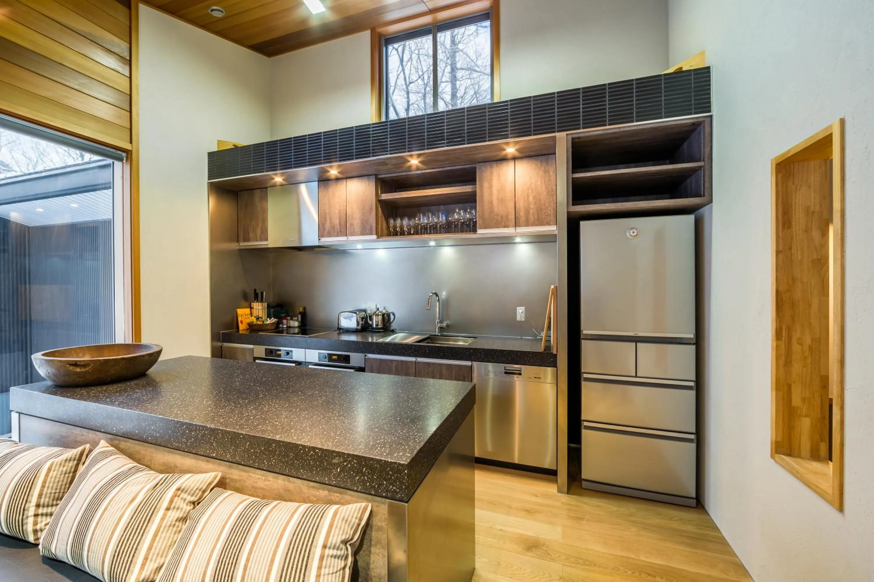 Kitchen or kitchenette in Phoenix Cocoon by HHG