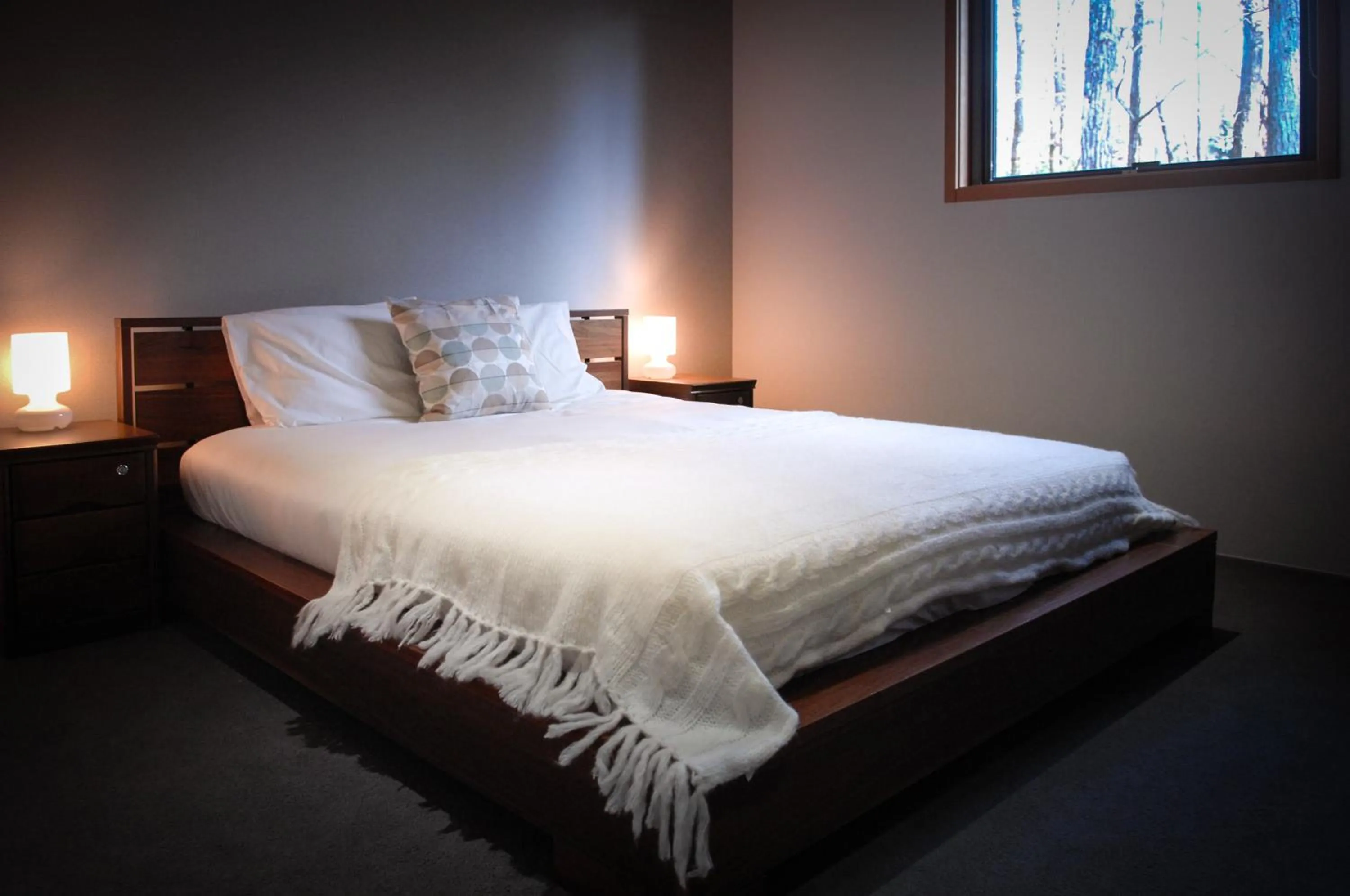 Bed in Phoenix Cocoon by HHG