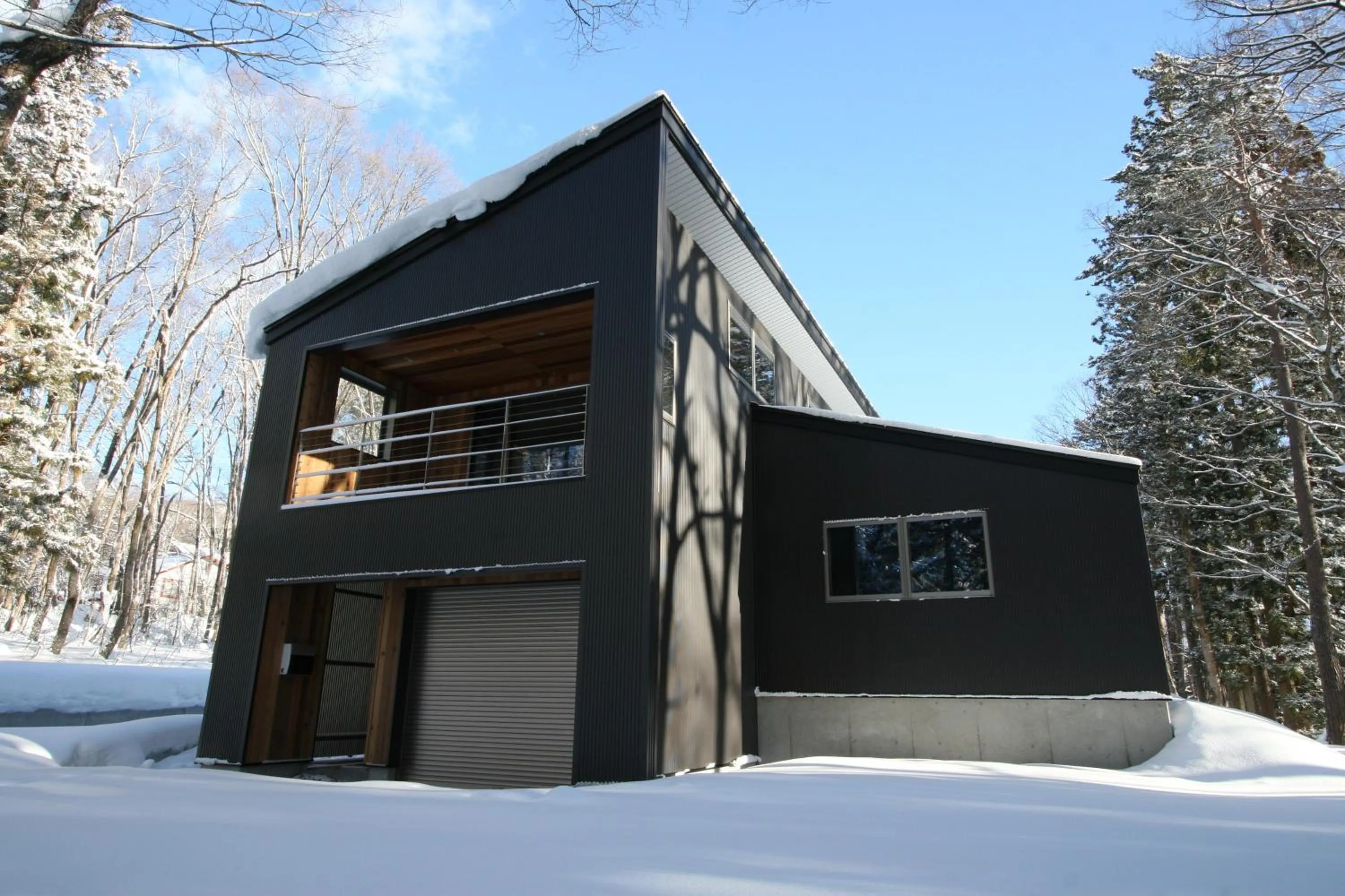 Property building in Phoenix Cocoon by HHG