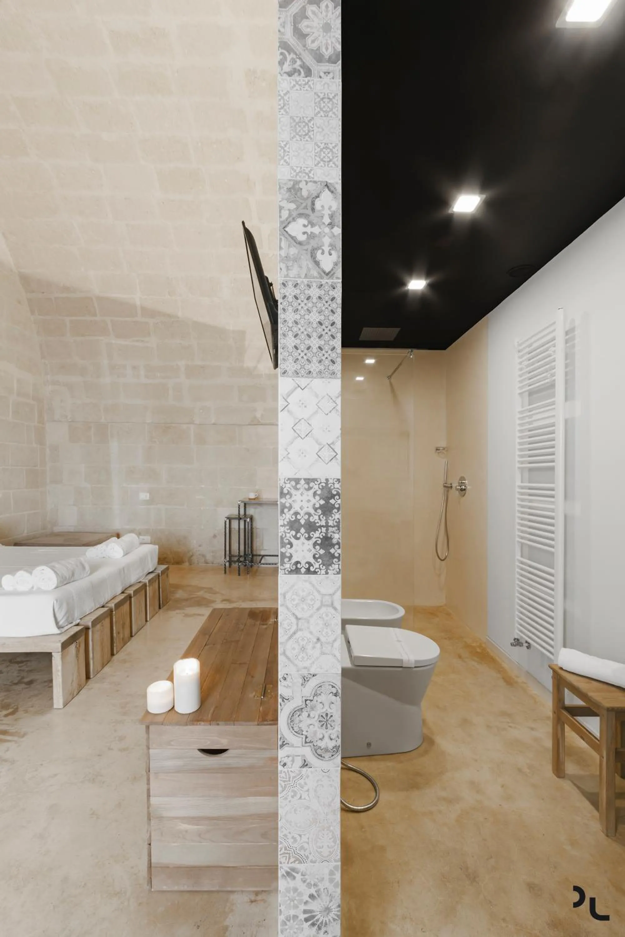 Bathroom in Hydria Rooms