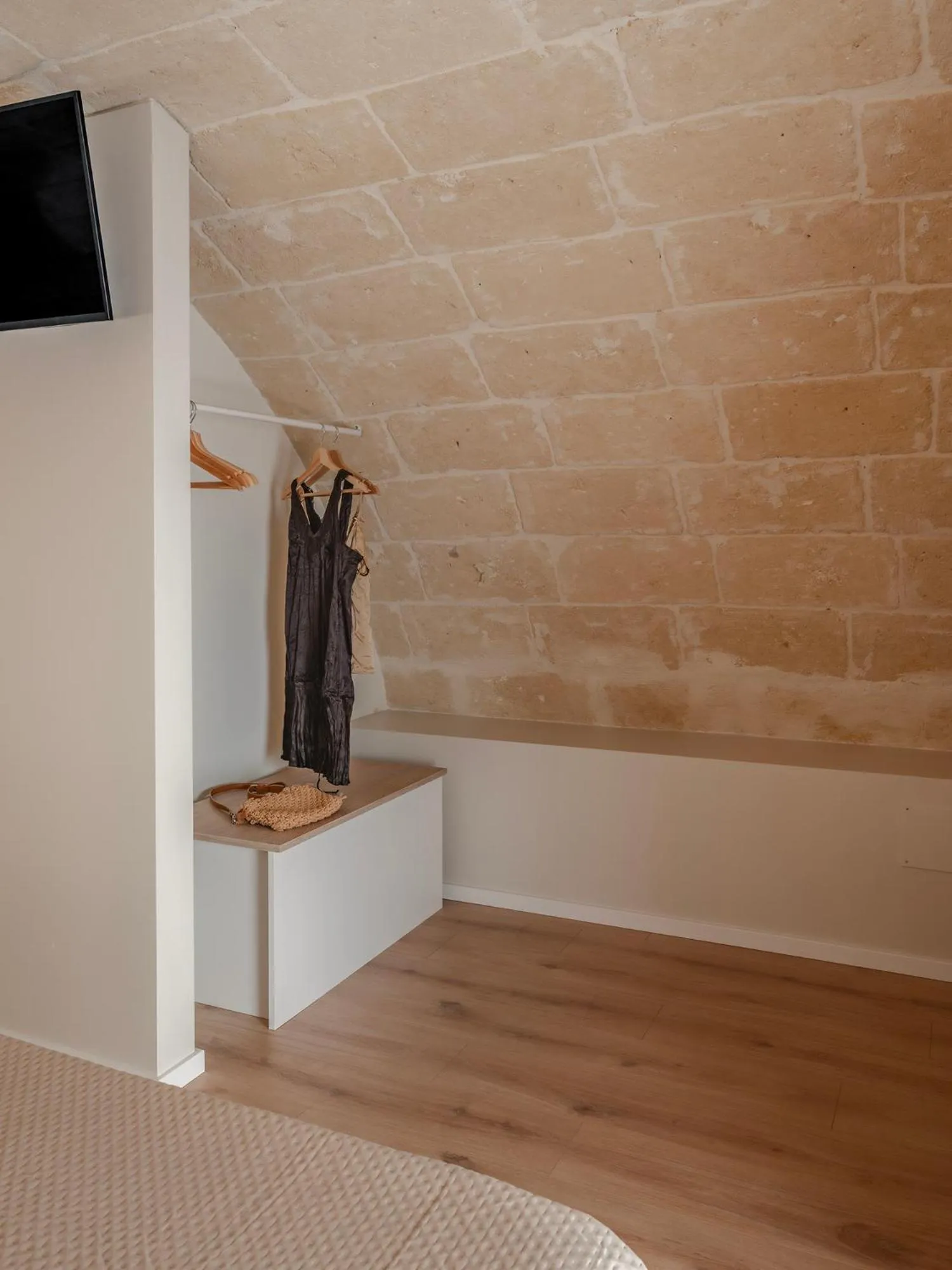 wardrobe in Hydria Rooms