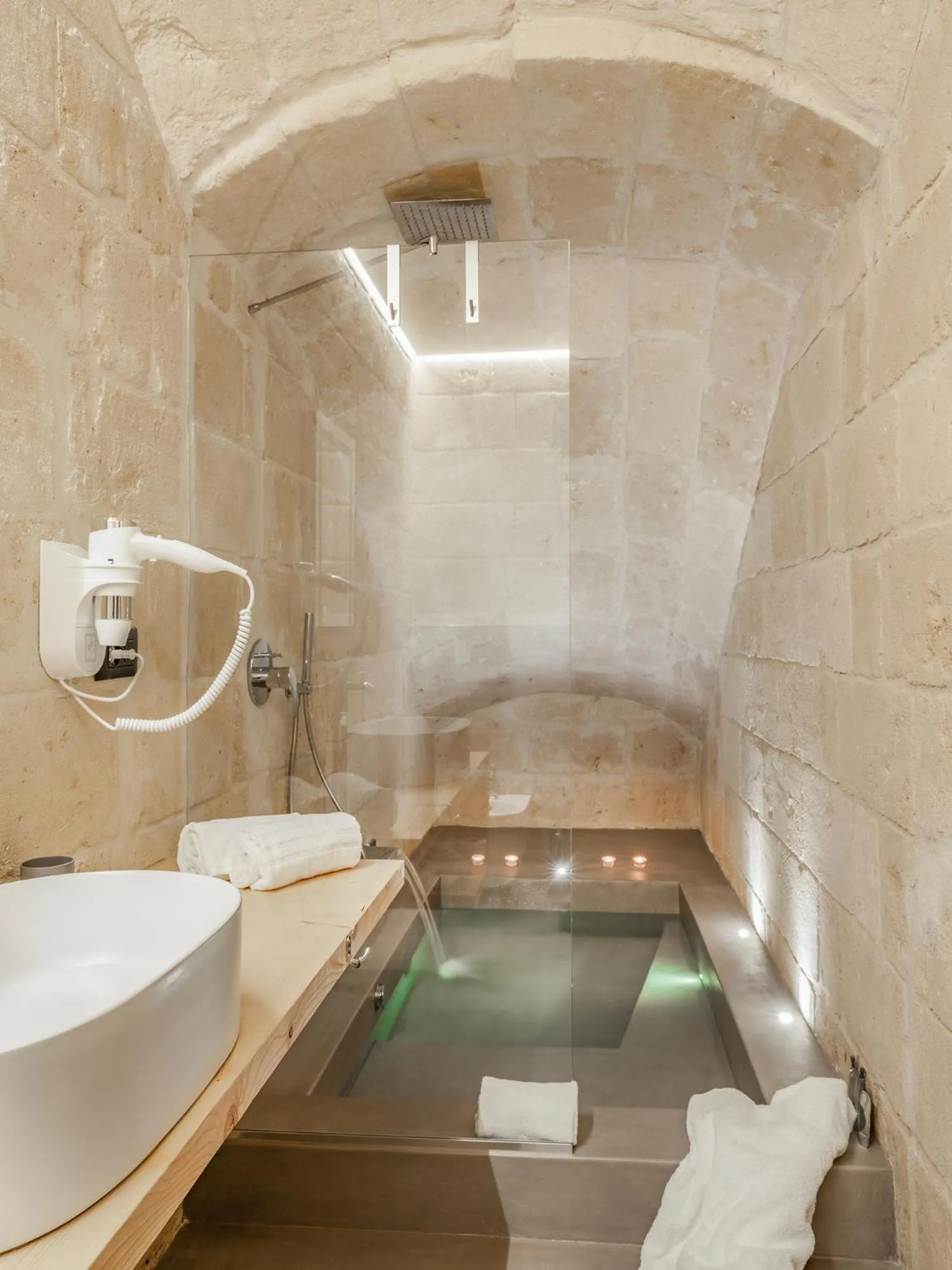 Shower in Hydria Rooms