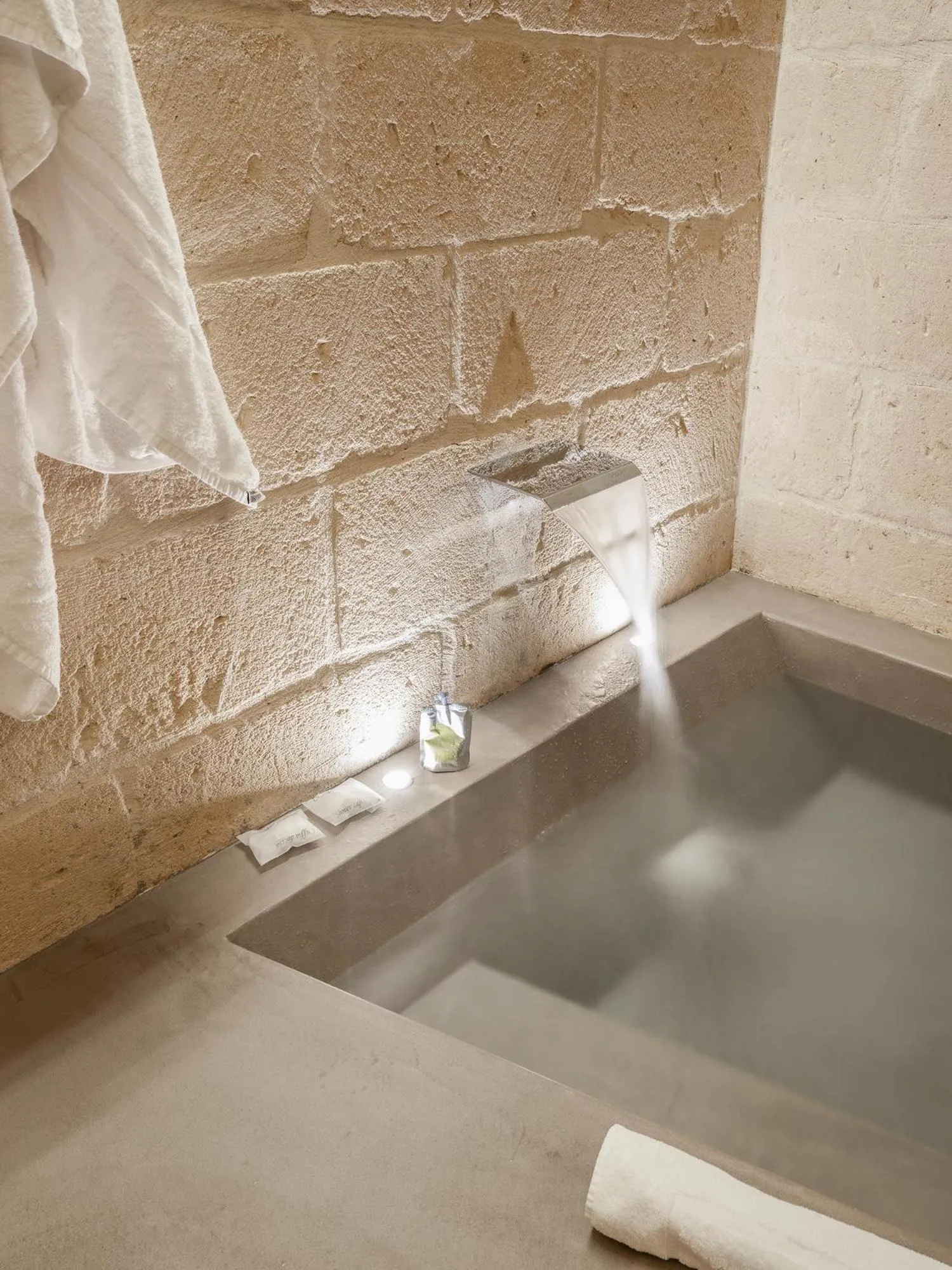 Bath in Hydria Rooms