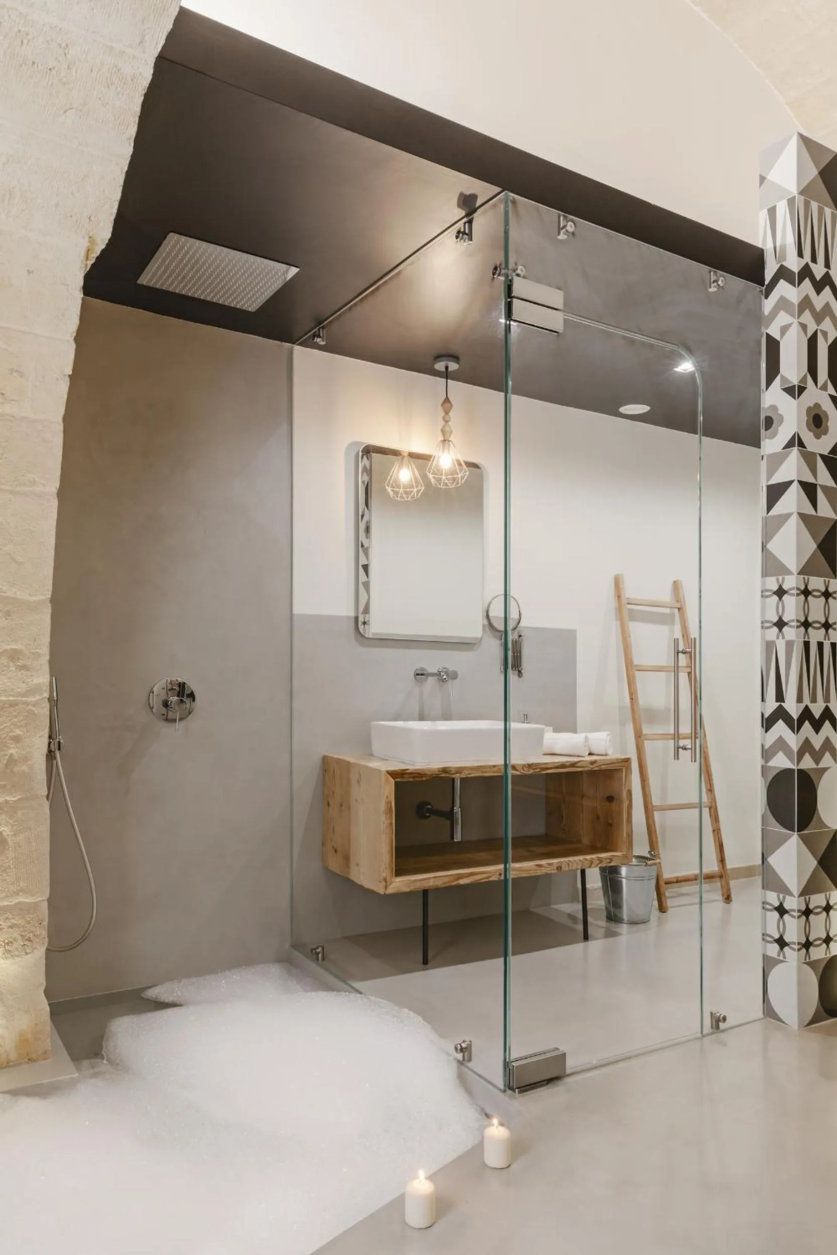 Bathroom in Hydria Rooms