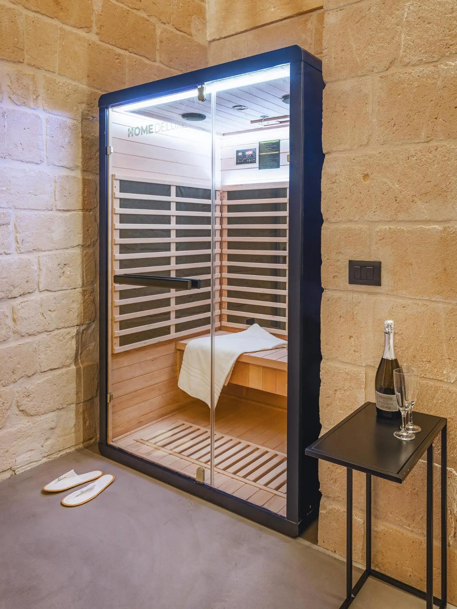 Sauna in Hydria Rooms