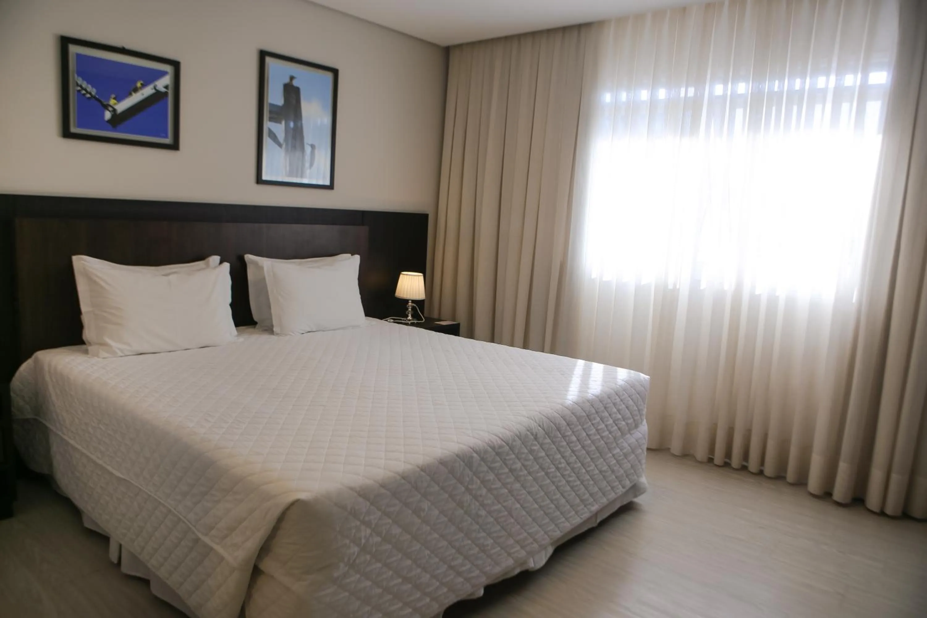 Bedroom, Bed in Blue Hill Hotel