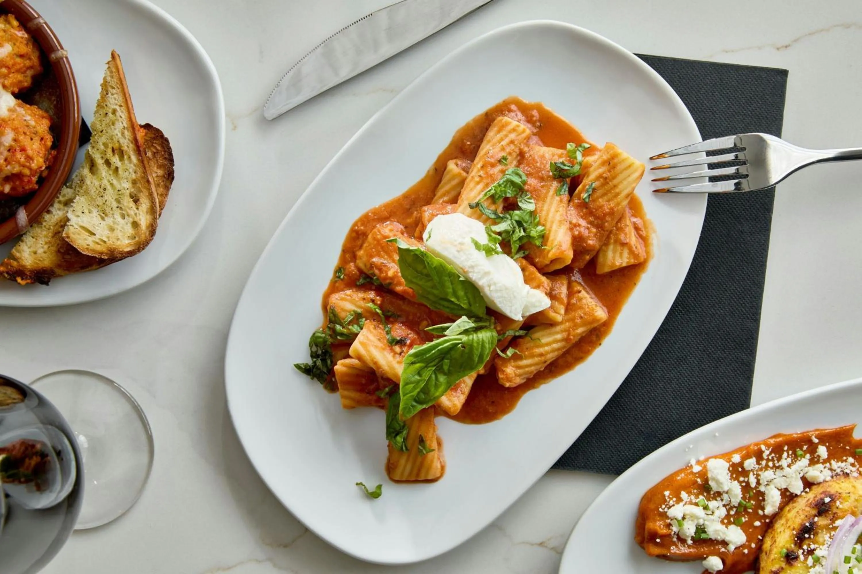 Lounge or bar in AC Hotel by Marriott Auburn