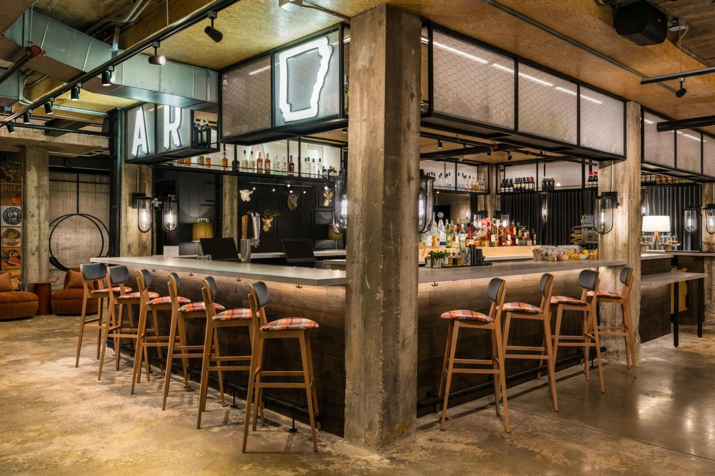 Lounge or bar in Moxy Fayetteville