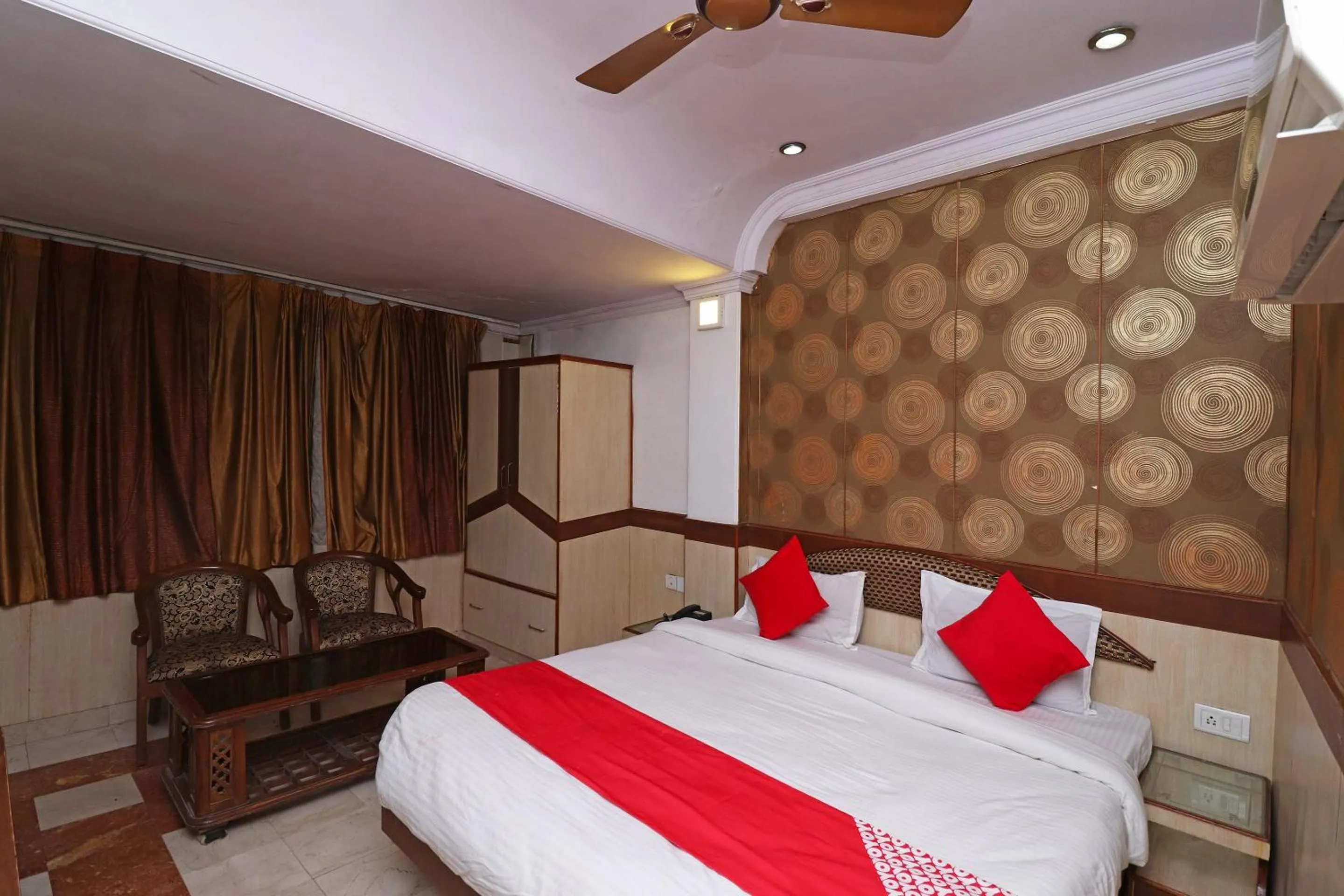 Bedroom, Bed in Hotel O Highway Inn International