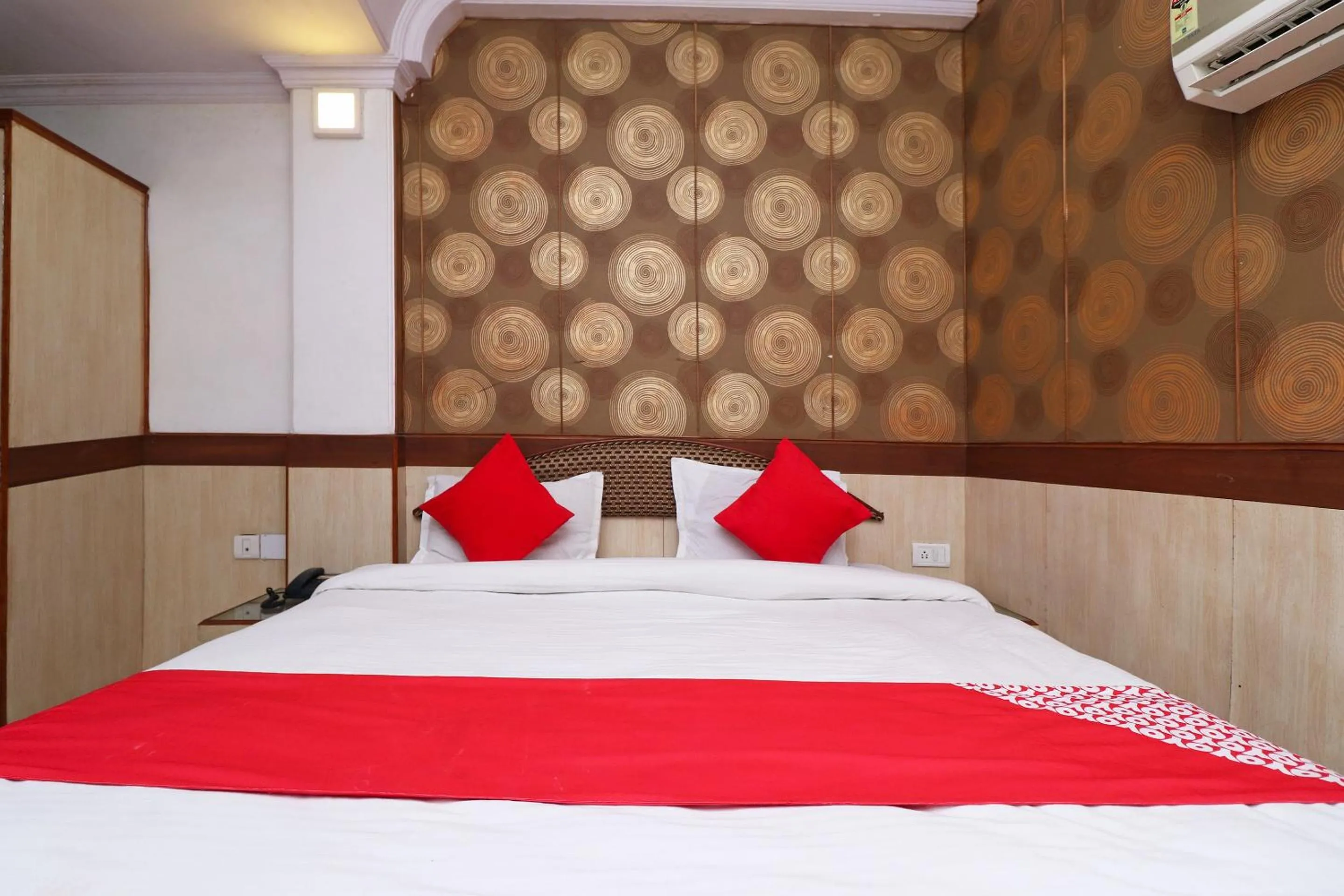 Bedroom, Bed in Hotel O Highway Inn International