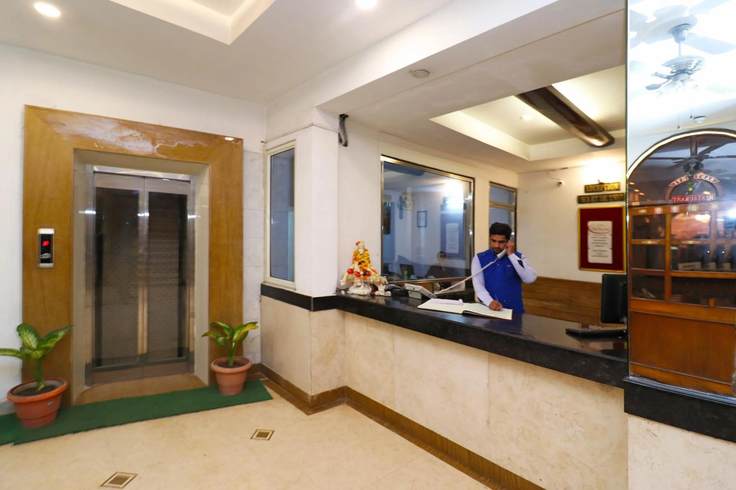 Lobby or reception in Hotel O Highway Inn International