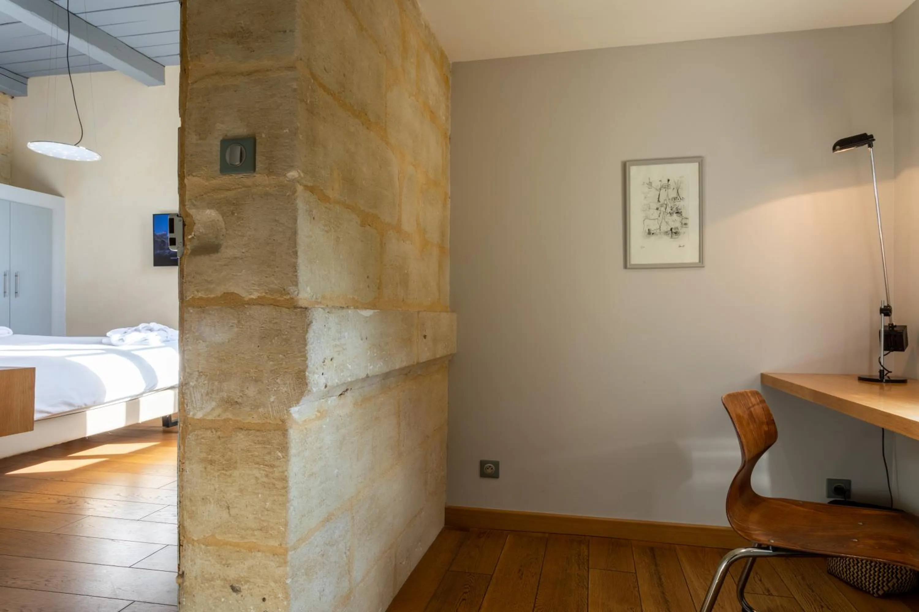 Seating area, Bed in Boutique Hôtel Entraigues