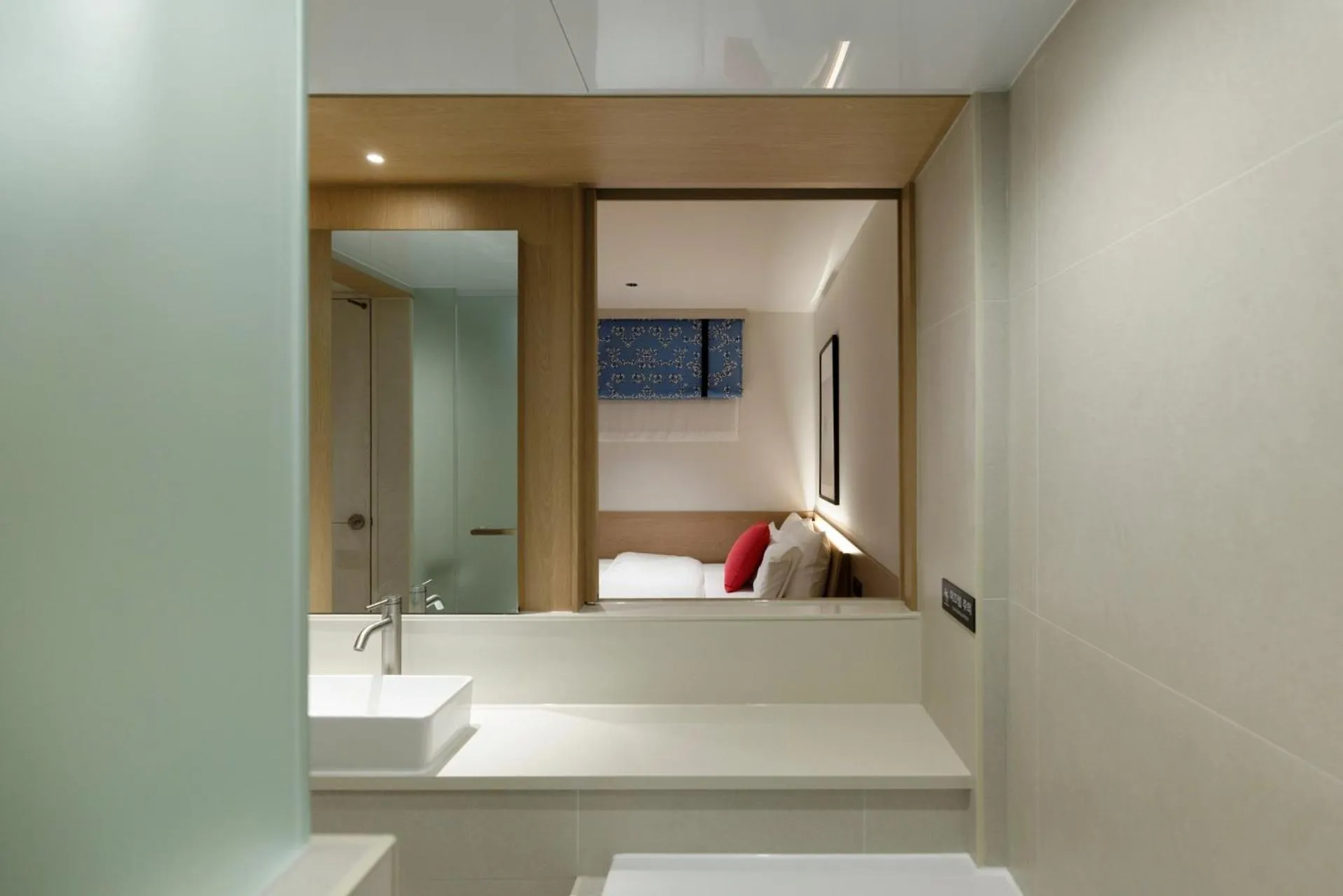 Photo of the whole room, Bed in Sowon Ryokan and Hotel by Aank Sangbong