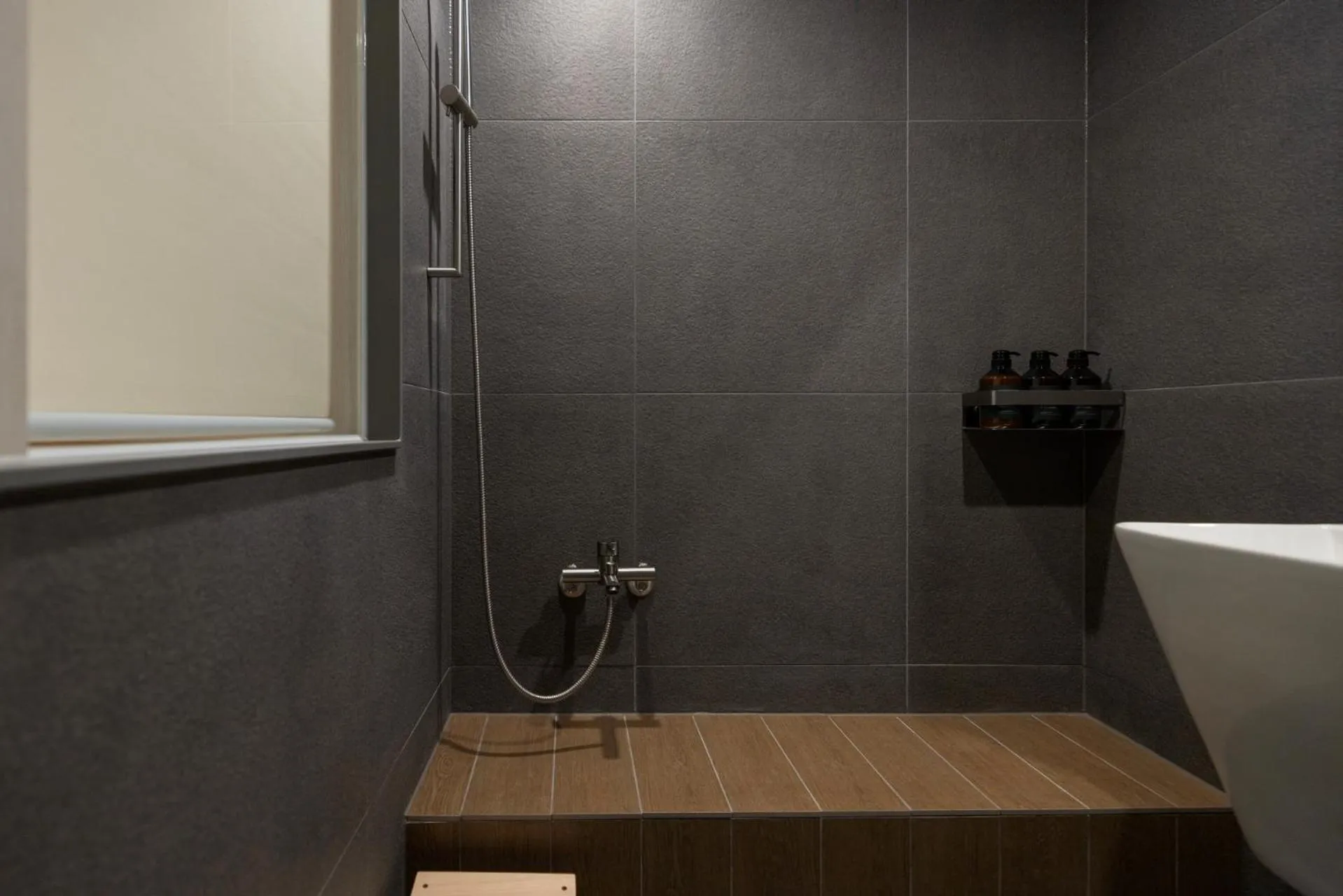 Shower in Sowon Ryokan and Hotel by Aank Sangbong