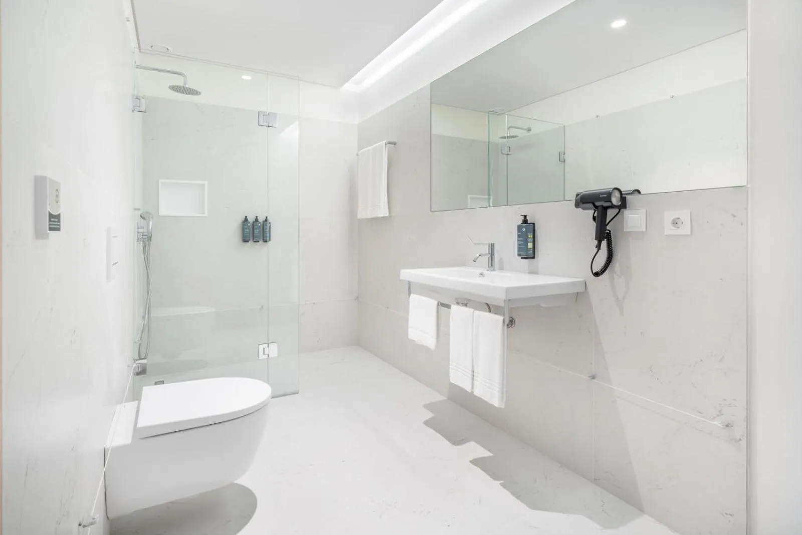 Bathroom in Moov Apartments Boavista