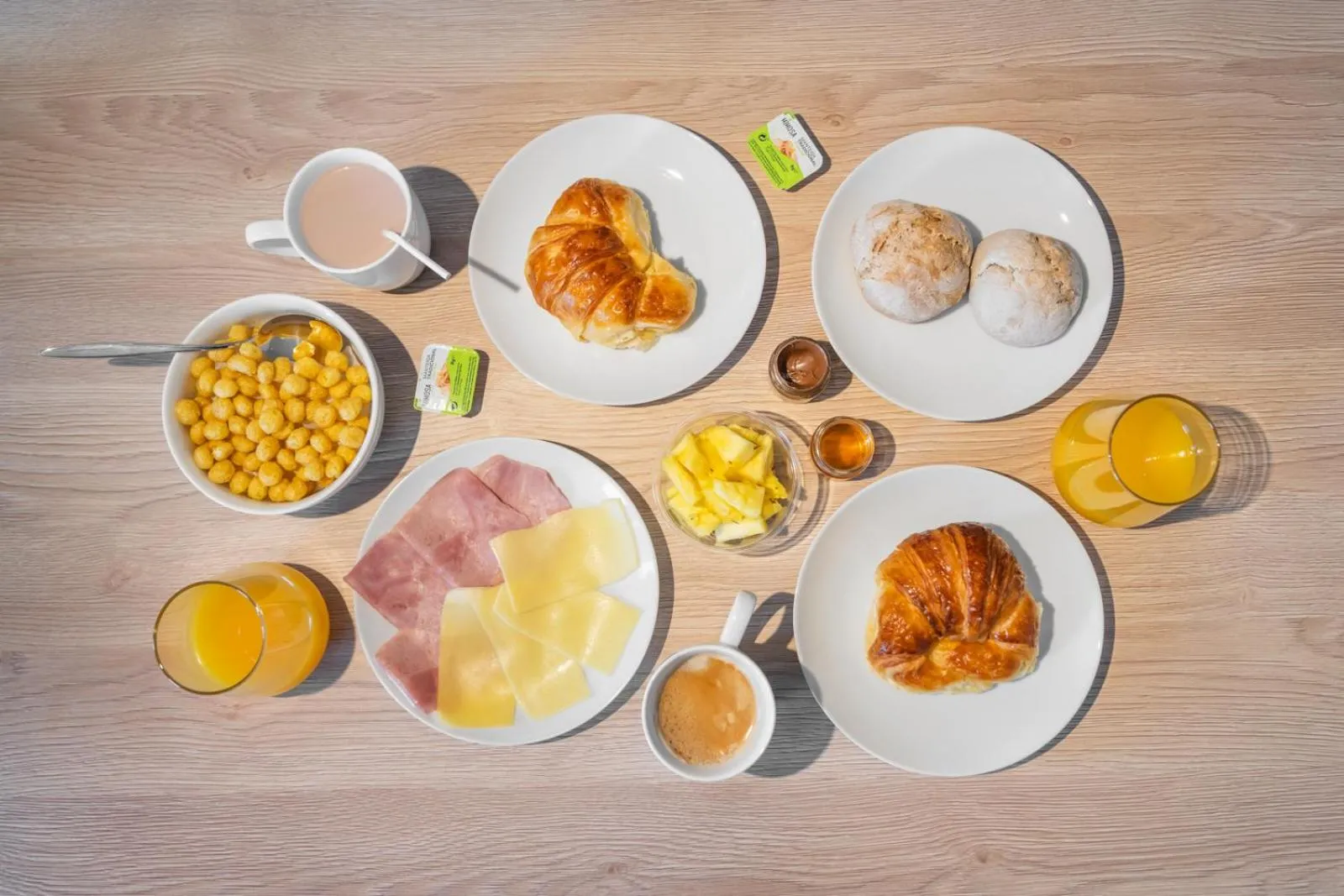 Breakfast in Moov Apartments Boavista