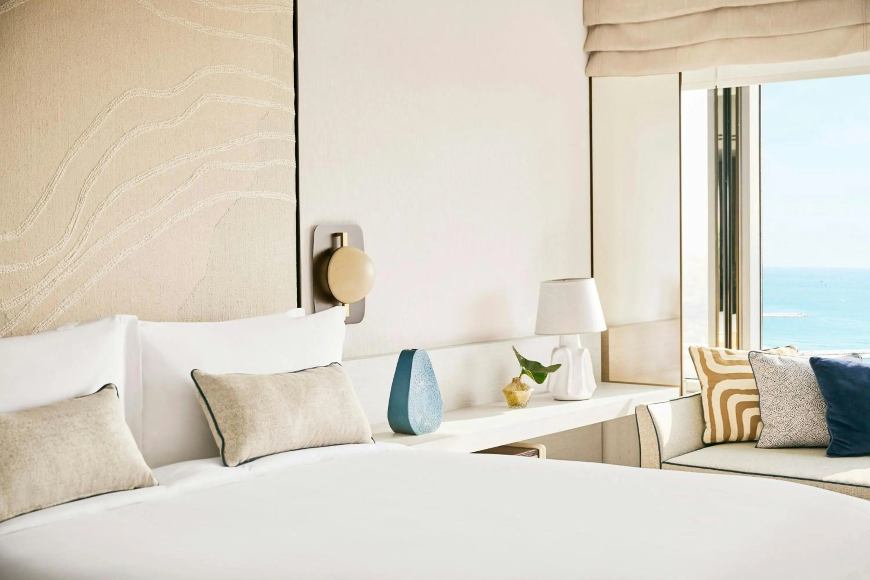 Photo of the whole room, Bed in Hotel Arts Barcelona