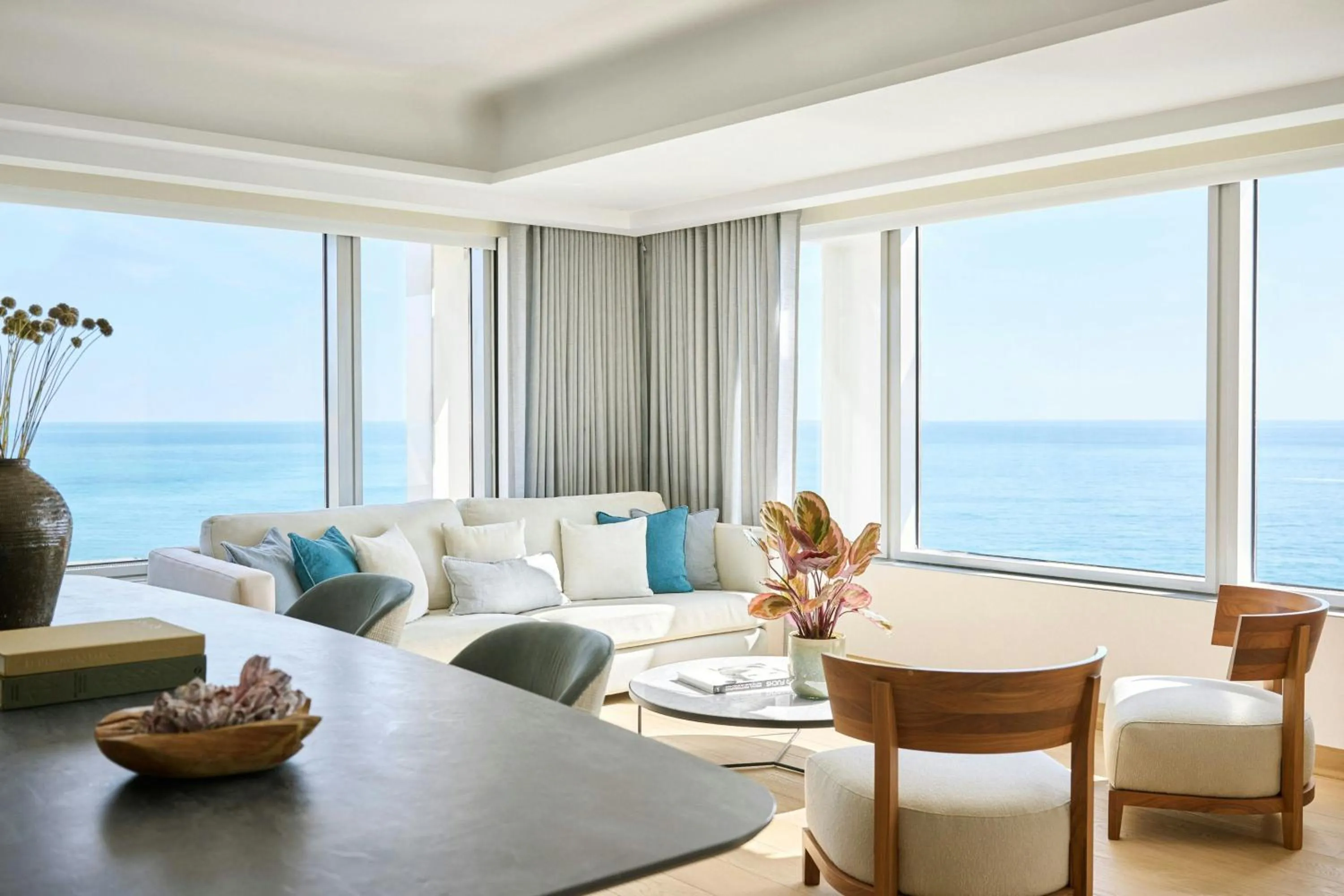 Living room in Hotel Arts Barcelona