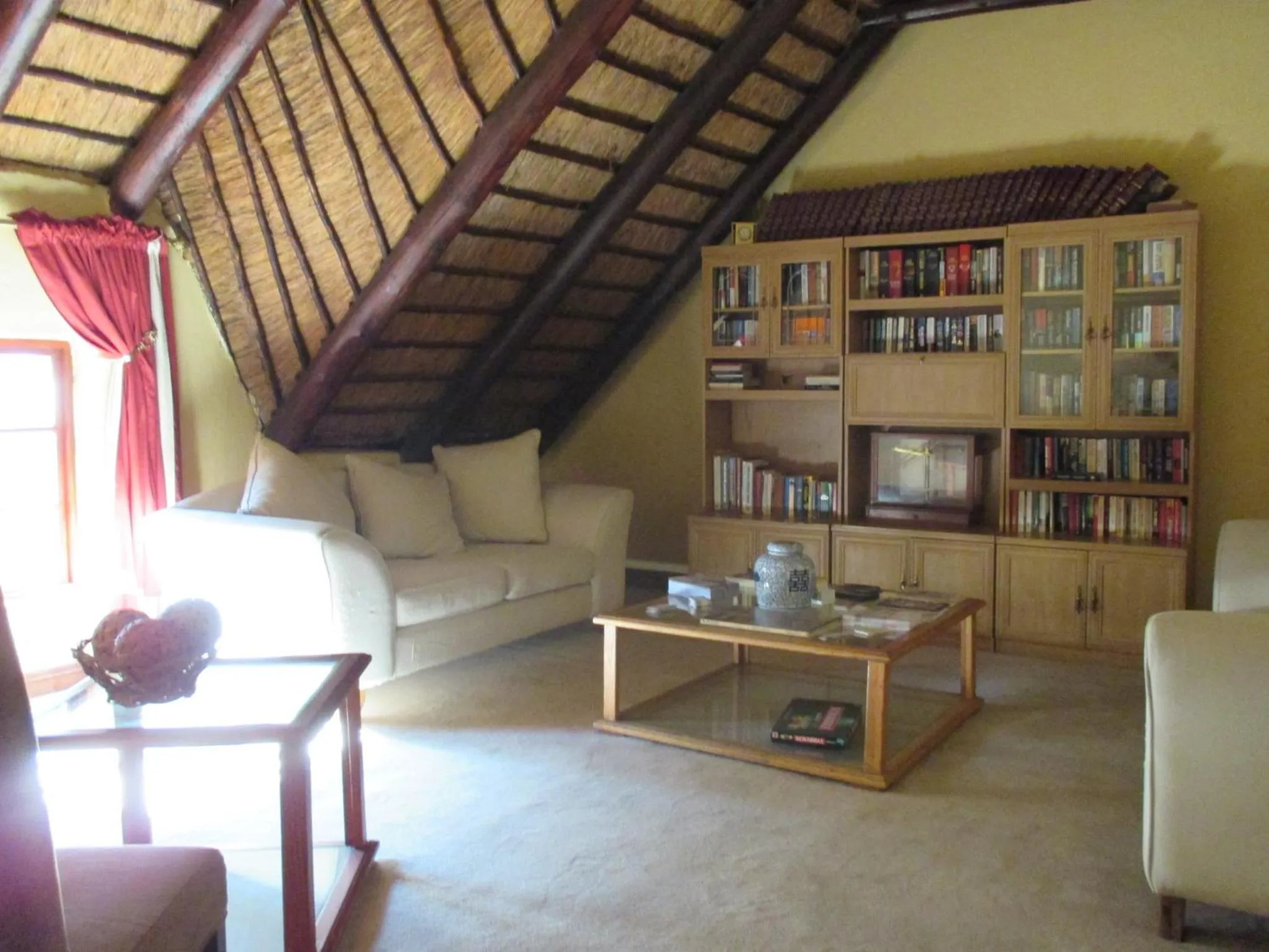 Communal lounge/ TV room in Monchique Boutique Guest House