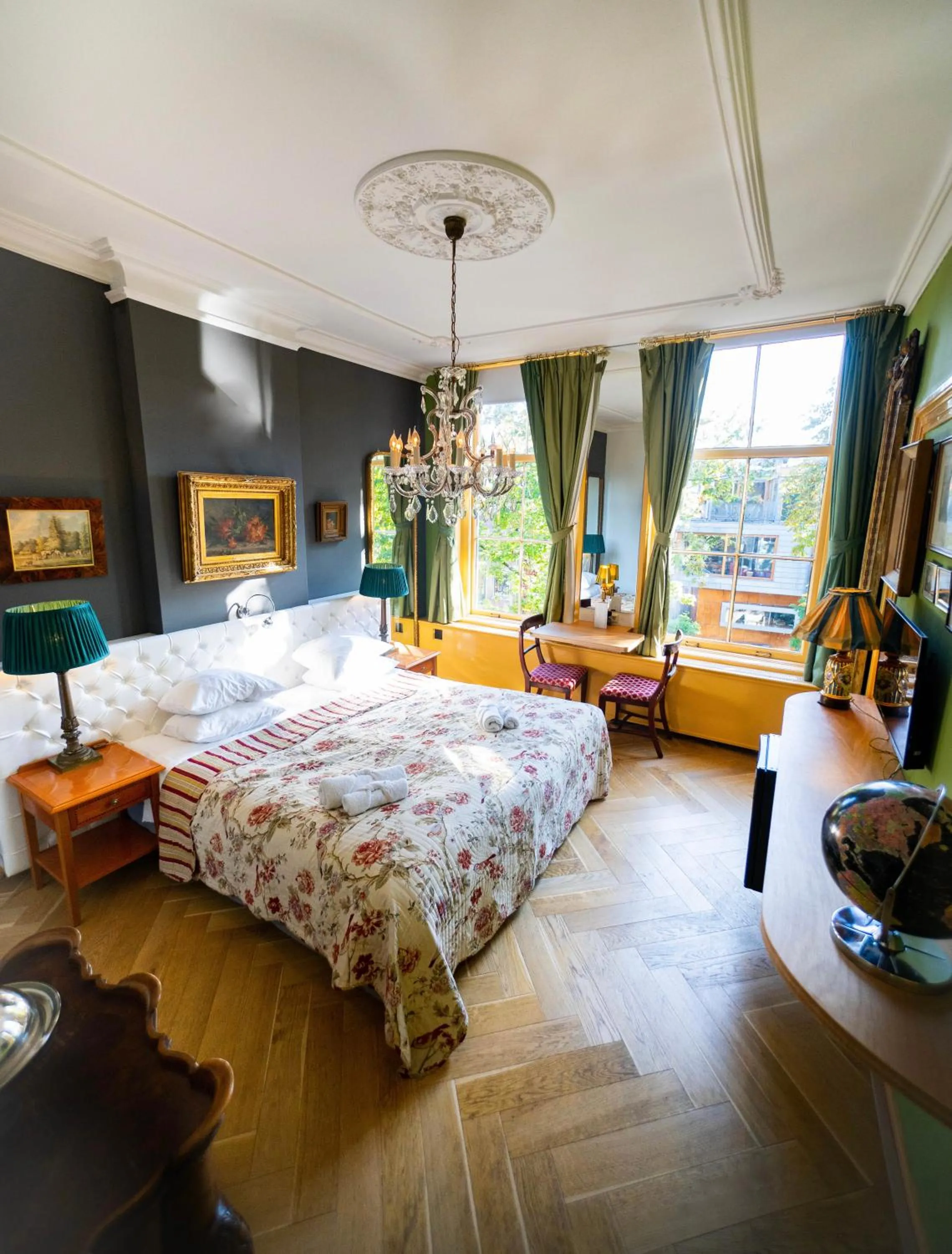 Photo of the whole room, Bed in Boutique Hotel Museumkwartier