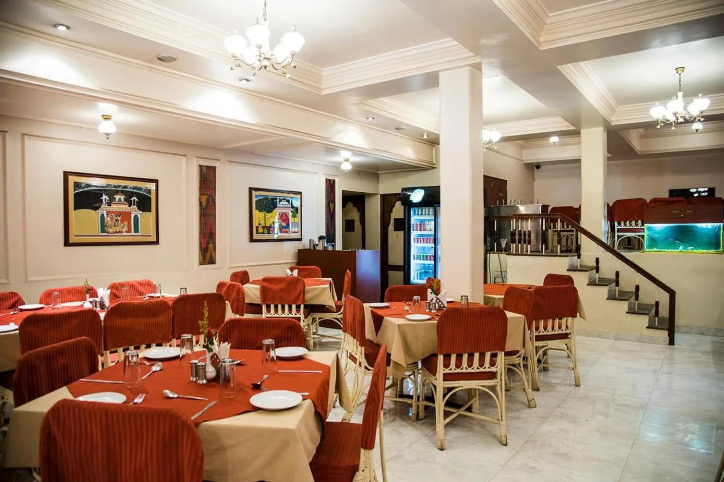 Restaurant/places to eat in Hotel Pradeep