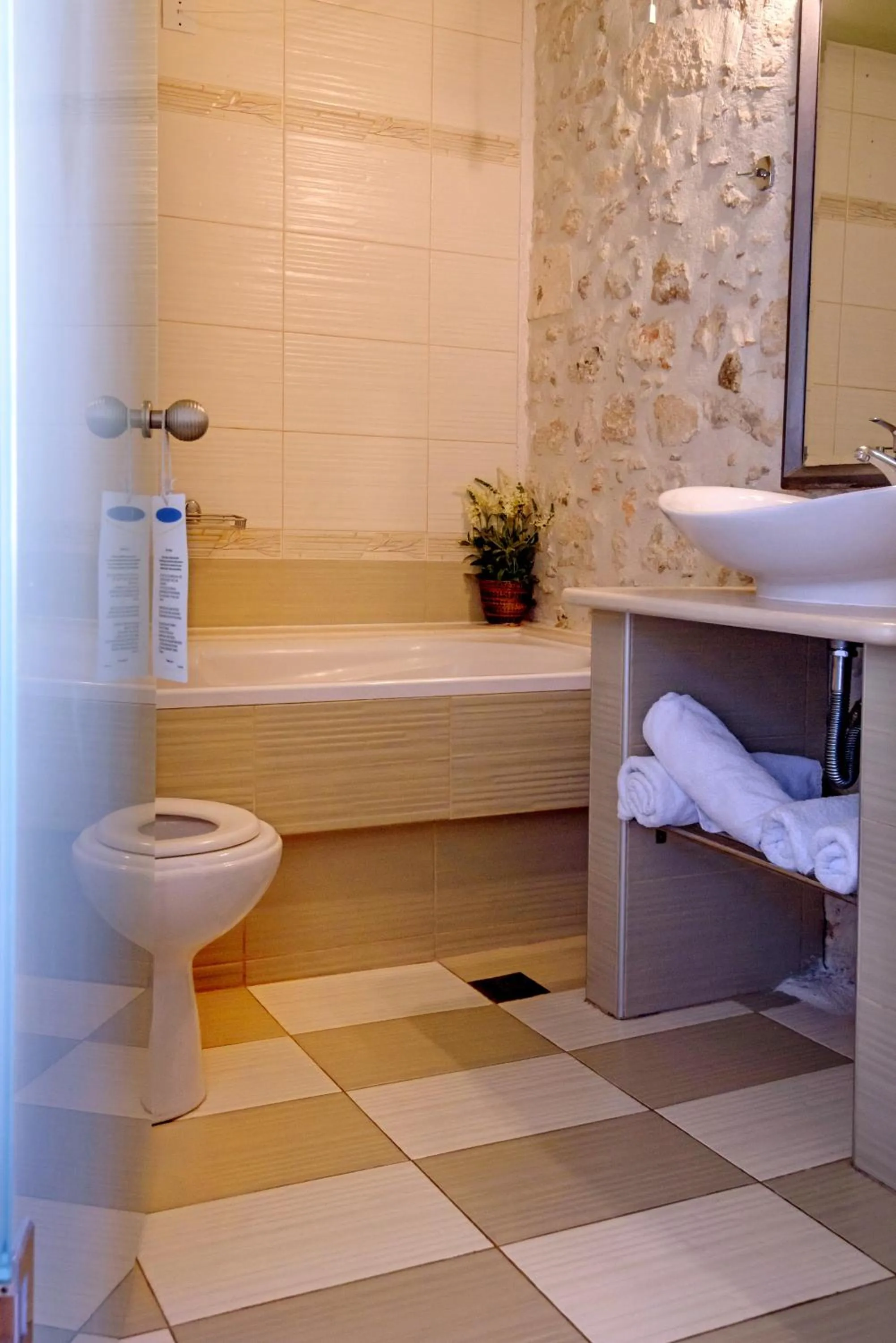 Bathroom in Leo Hotel