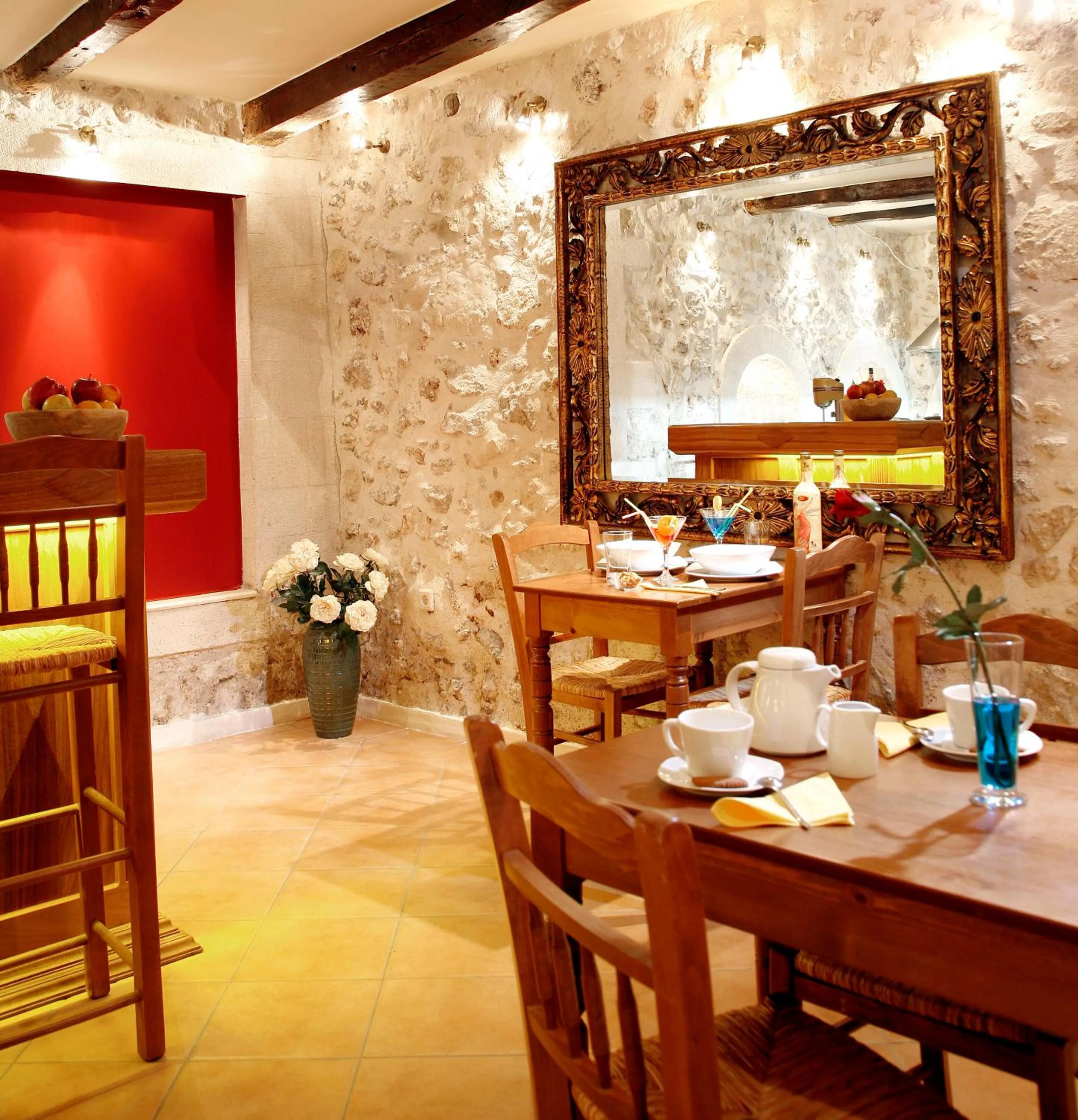 Lounge or bar in Leo Hotel