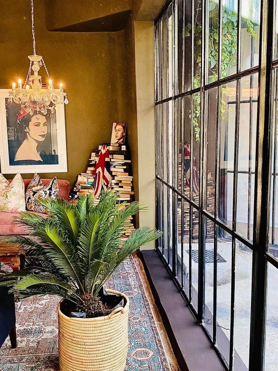 Restaurant/places to eat in The Hanover Luxury Hotel