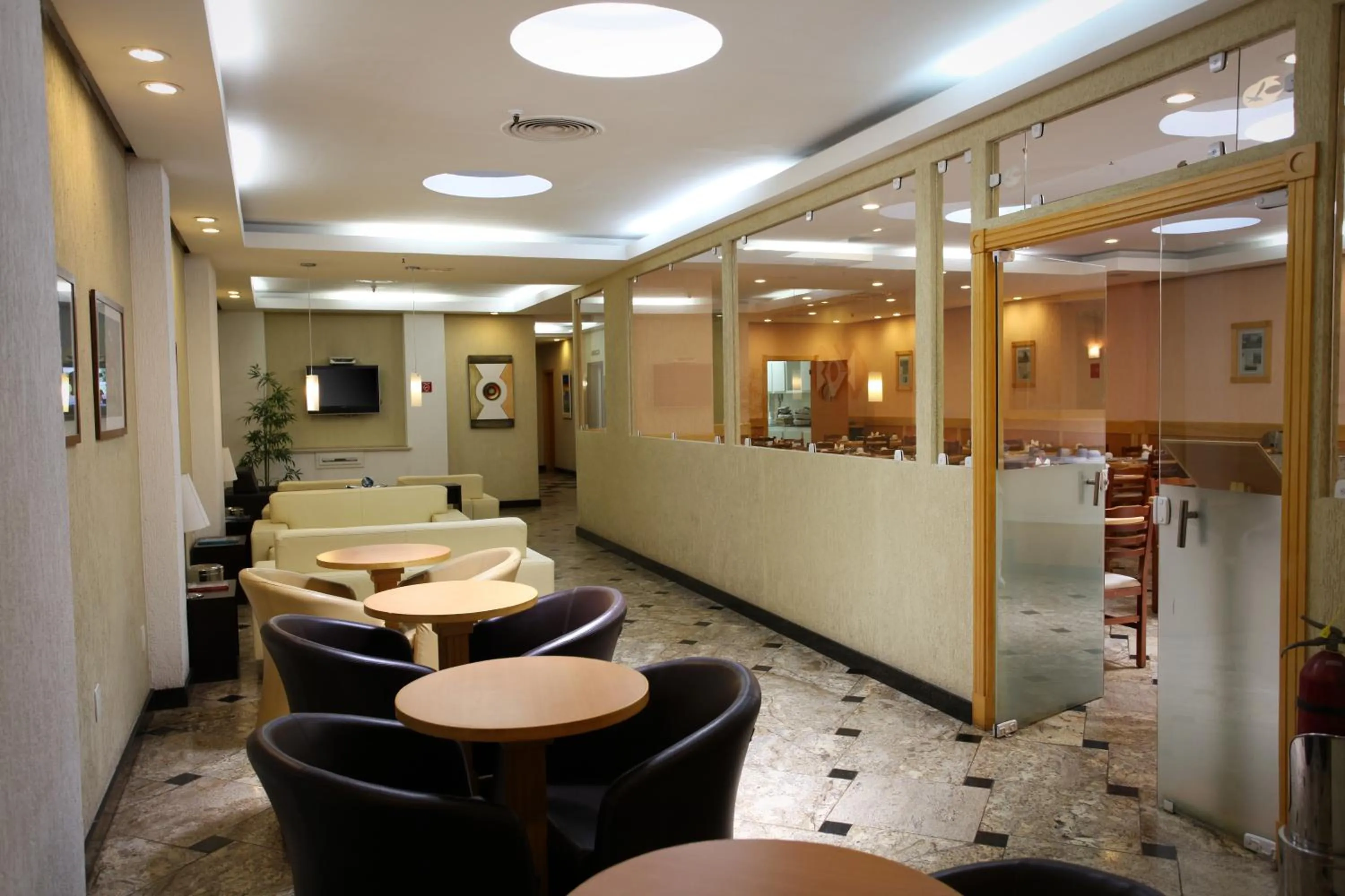 Restaurant/places to eat in Hotel Vermont Ipanema