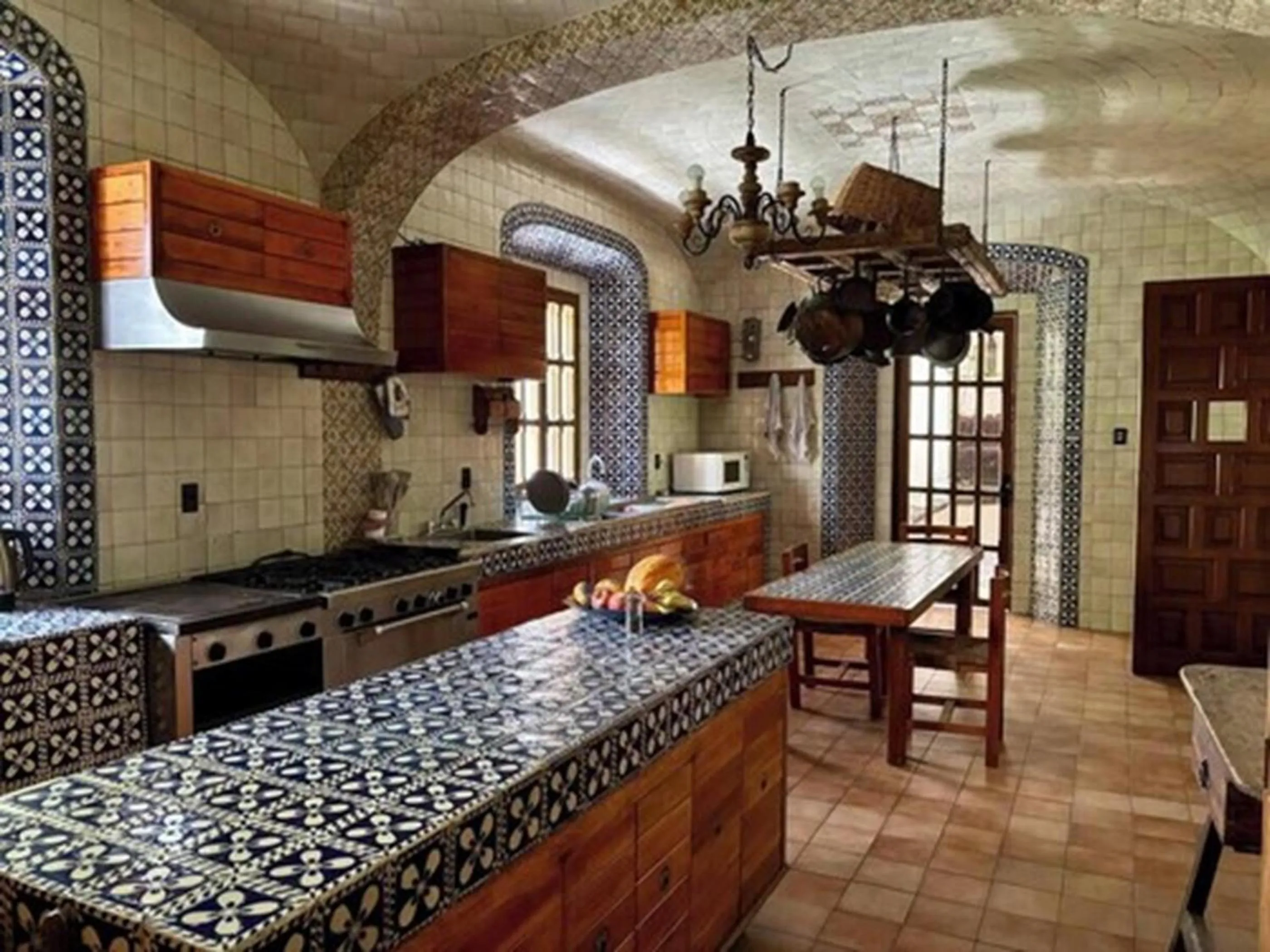 Restaurant/places to eat in Avicena Hotel Boutique