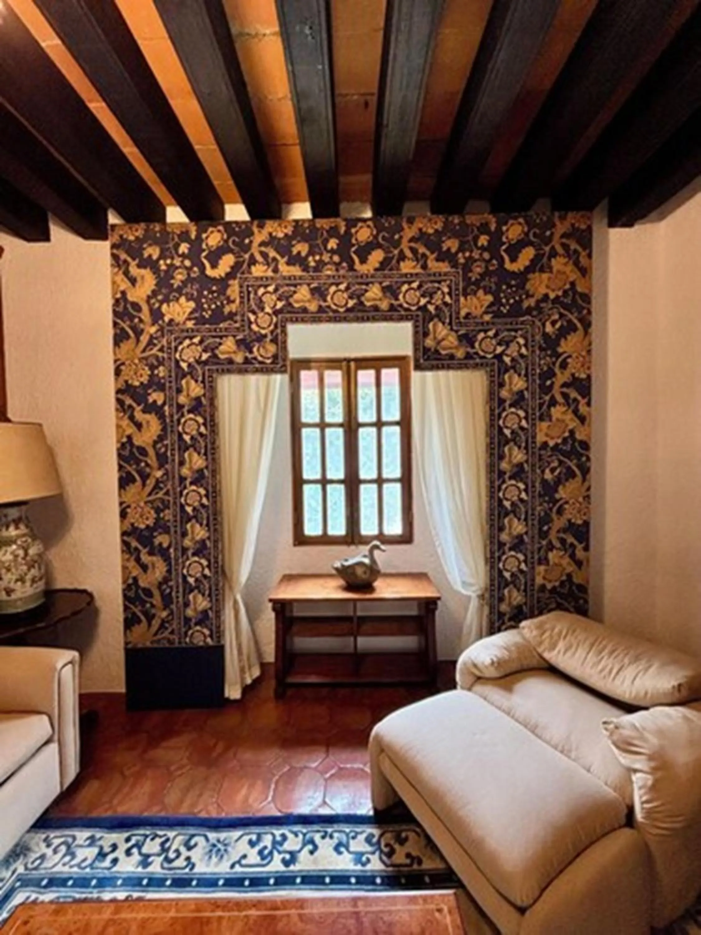 Living room, Bed in Avicena Hotel Boutique