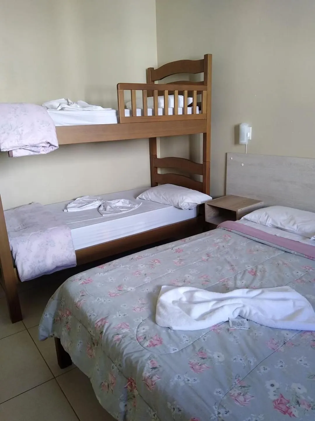 bunk bed, Bed in Marechal Plaza Hotel