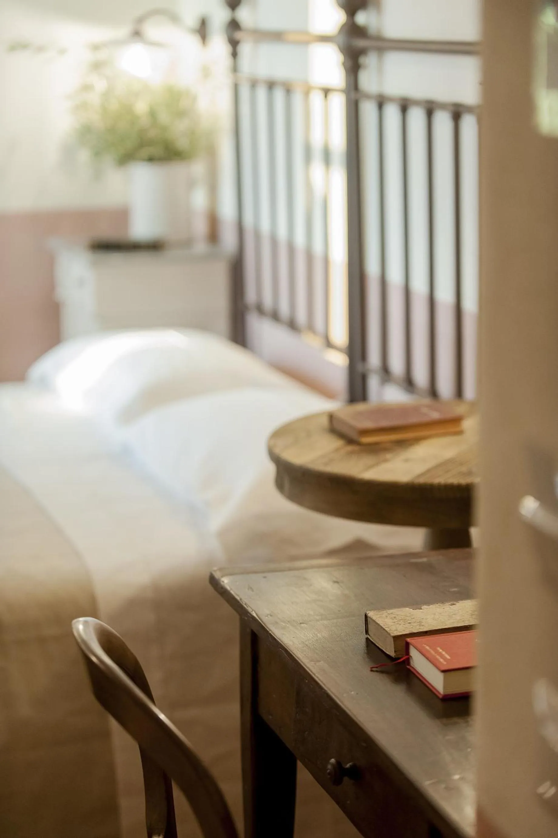 Decorative detail, Bed in Villa Sant'Angelo