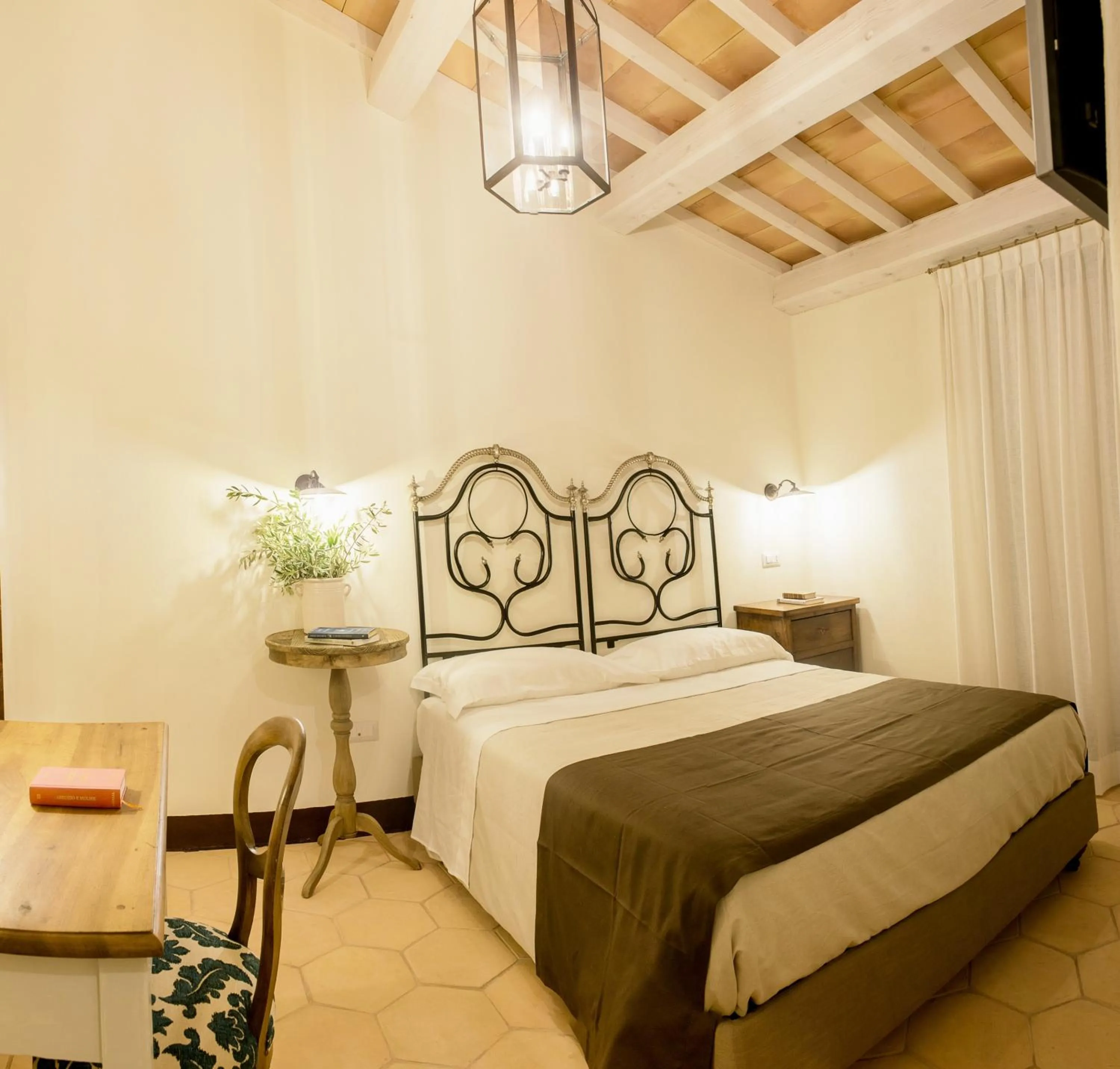Photo of the whole room, Bed in Villa Sant'Angelo