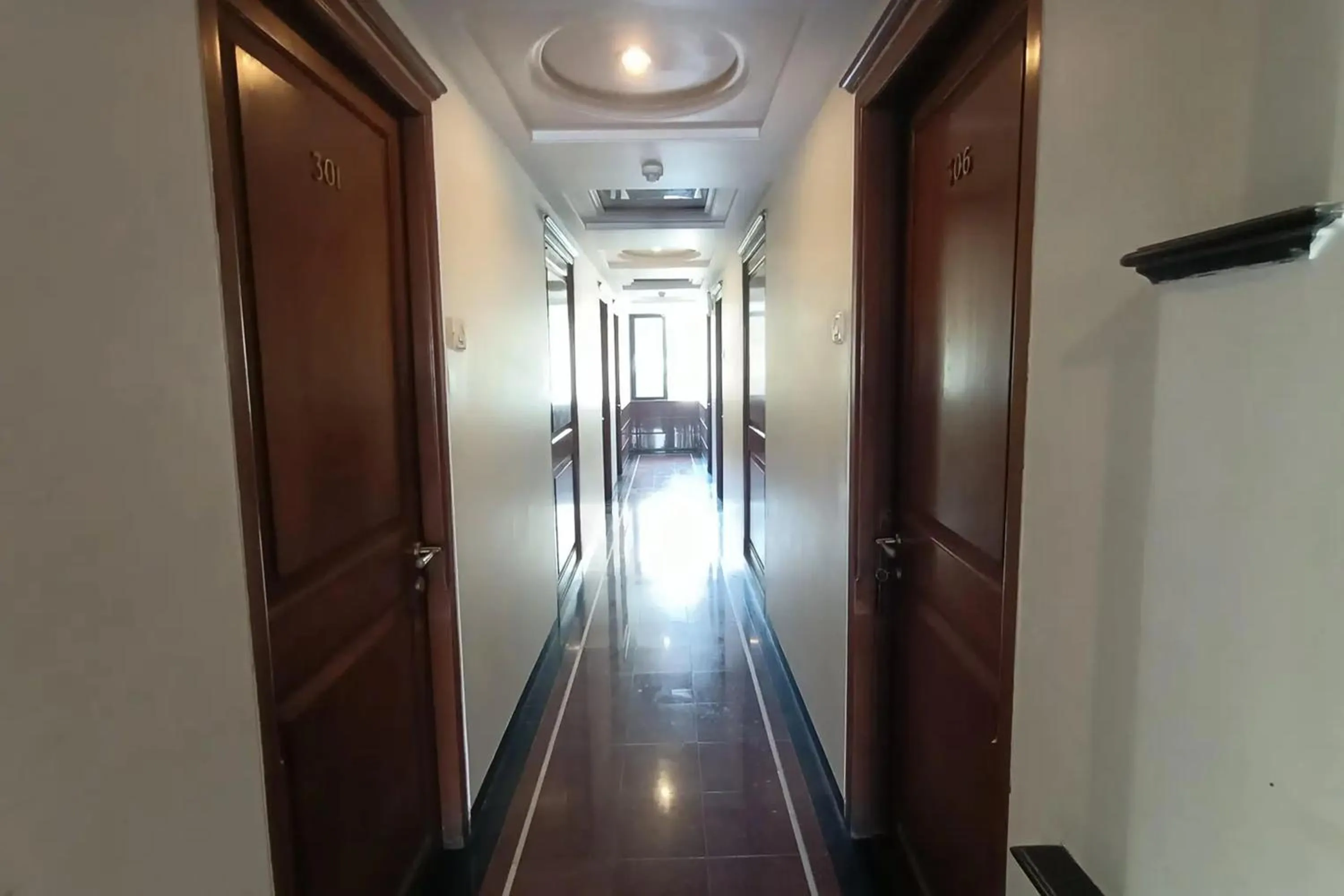 Area and facilities in Hotel Dwaraka Residency